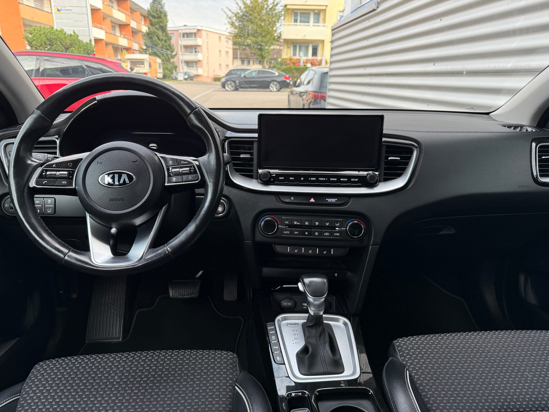 KIA XCeed 1.4 T-GDi Style DCT-image-5