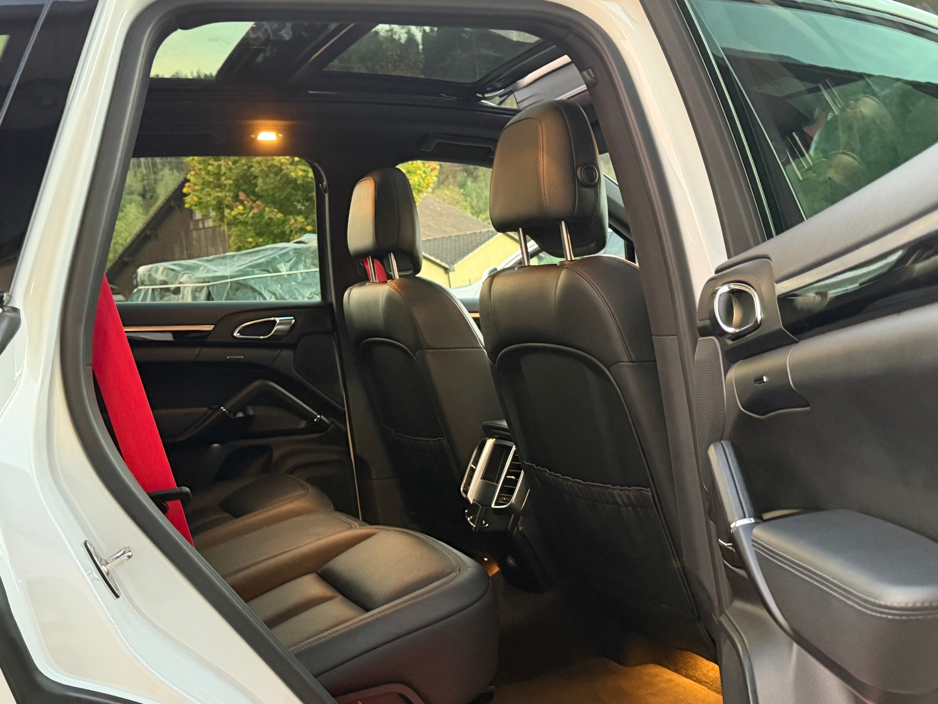 PORSCHE CAYENNE-image-14
