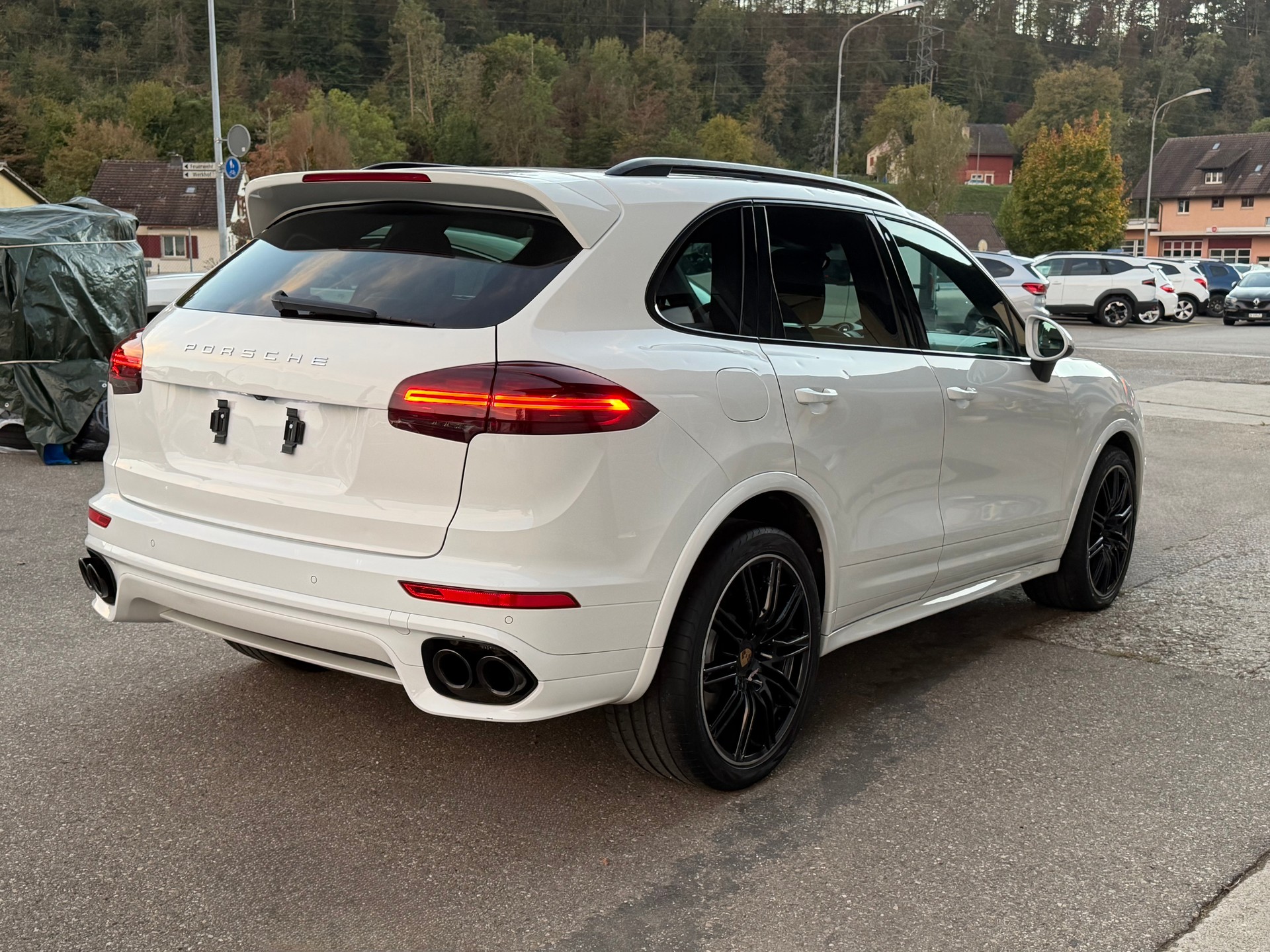 PORSCHE CAYENNE-image-5