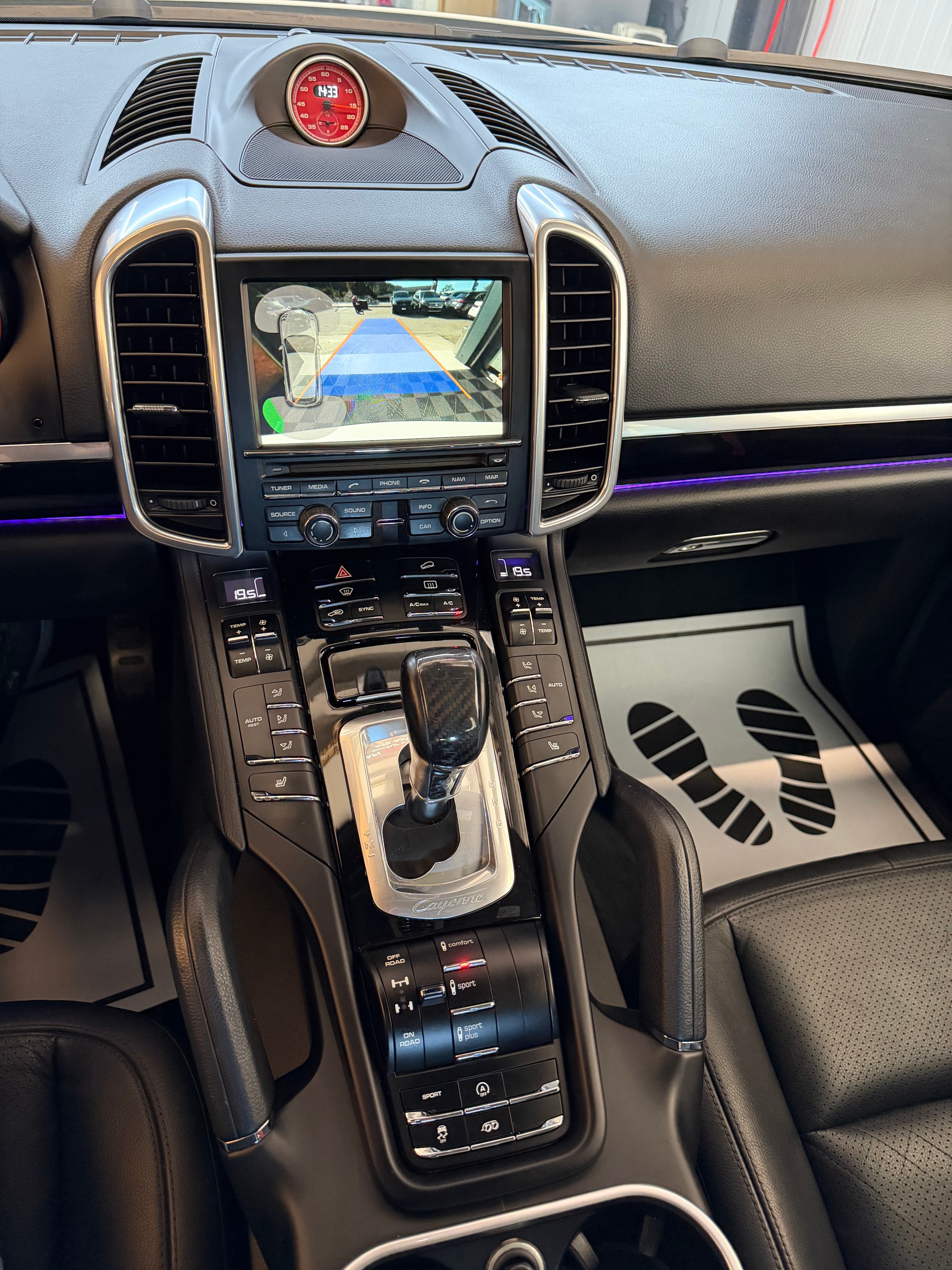 PORSCHE CAYENNE-image-11