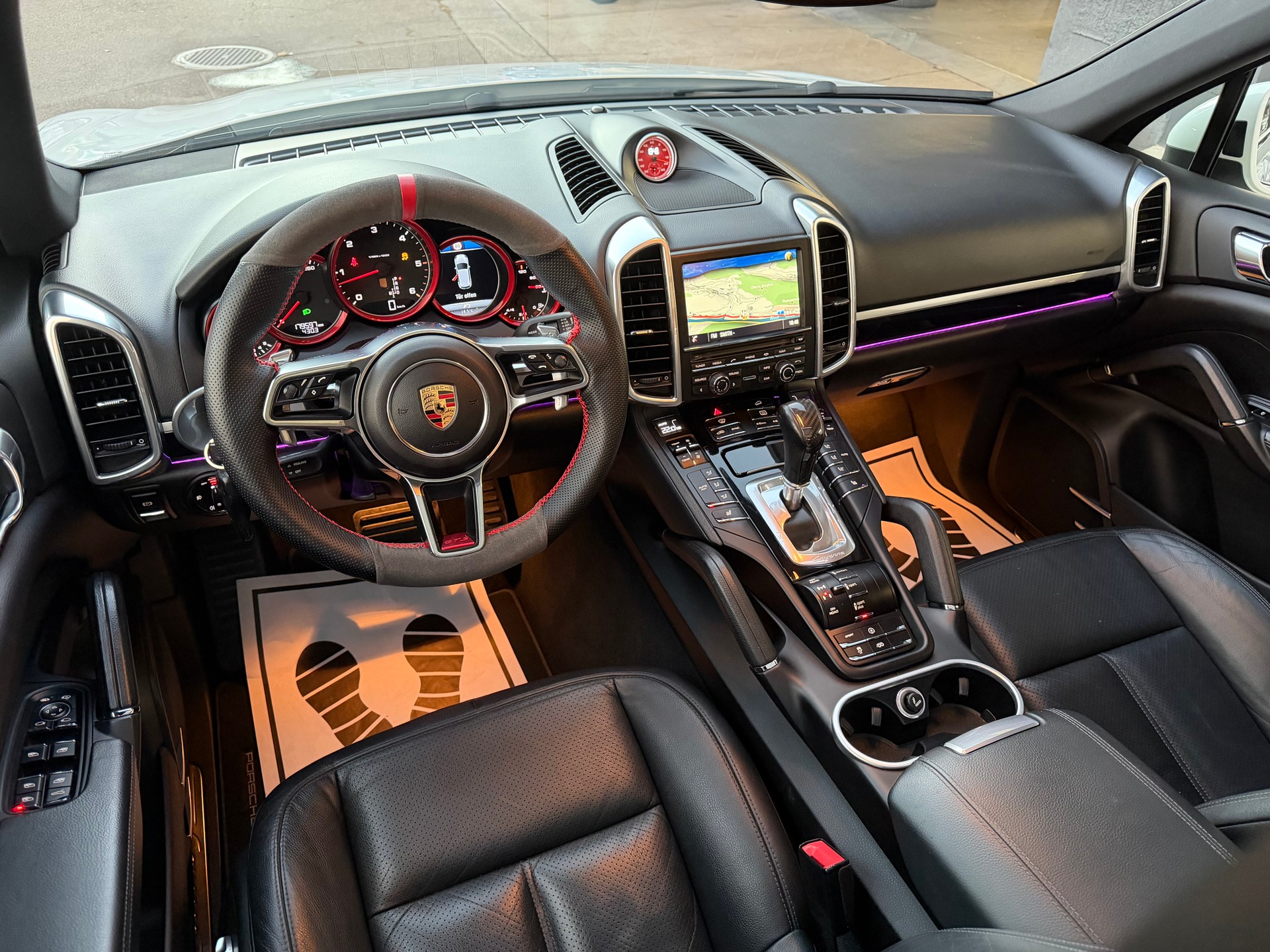 PORSCHE CAYENNE-image-10