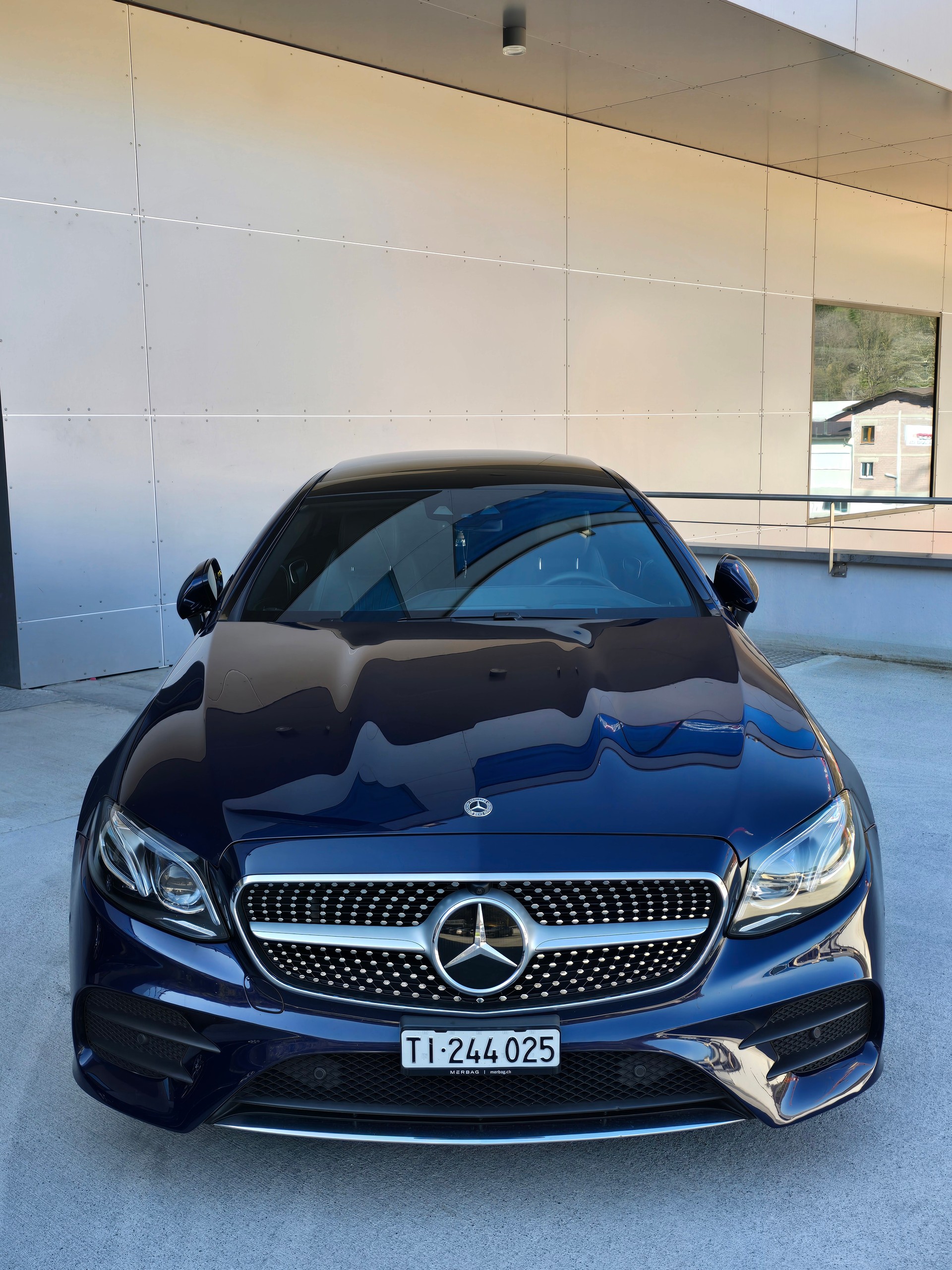 MERCEDES-BENZ E 400 AMG Line 4matic-image-2