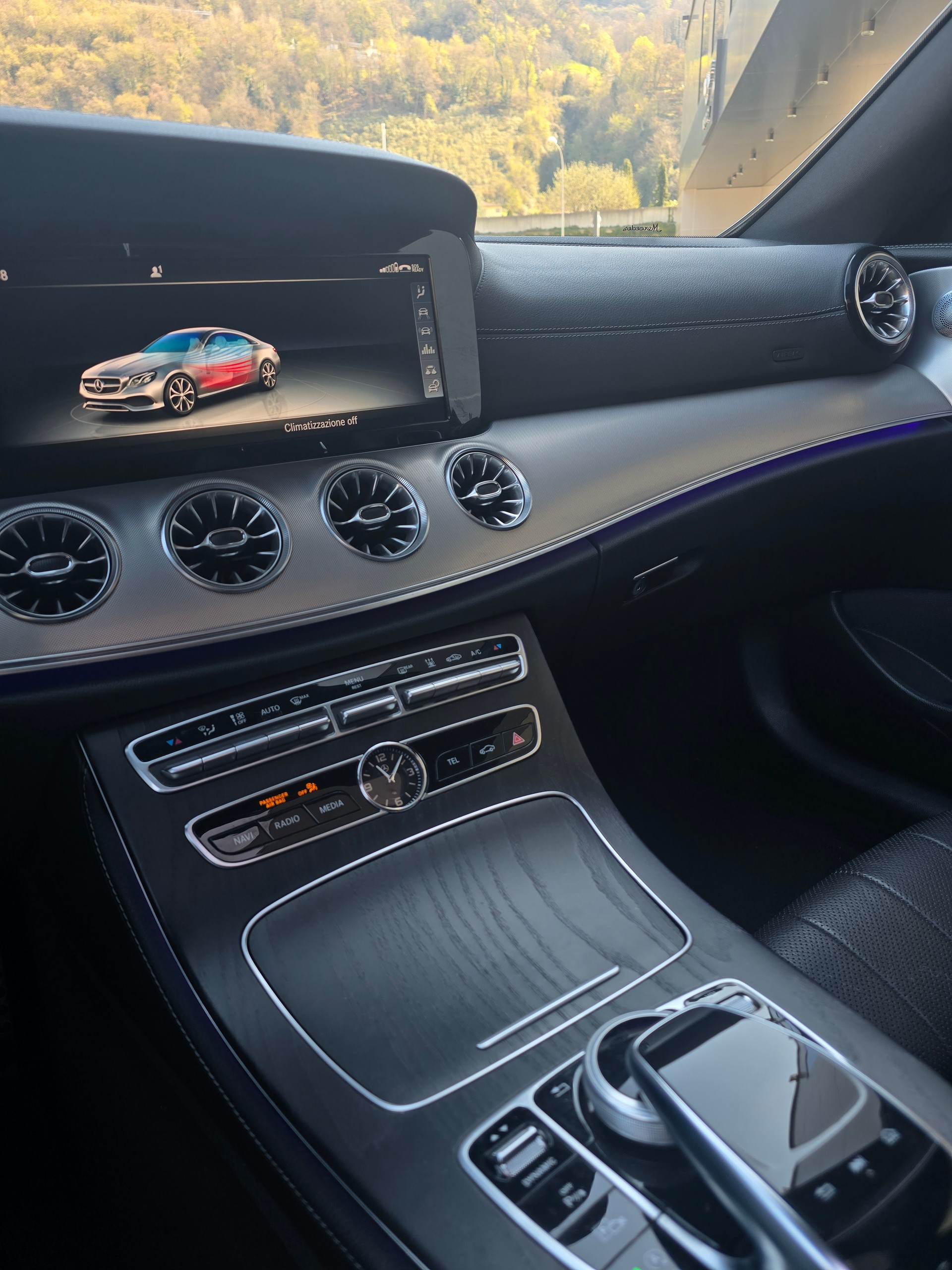 MERCEDES-BENZ E 400 AMG Line 4matic-image-9