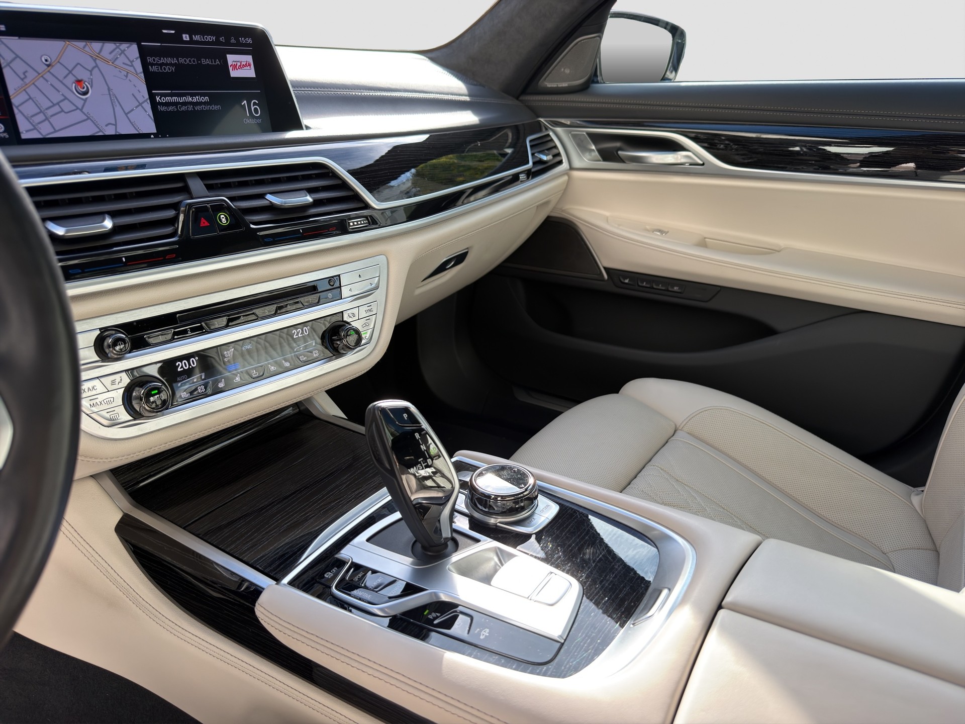 BMW 750i xDrive M Sport Steptronic-image-7