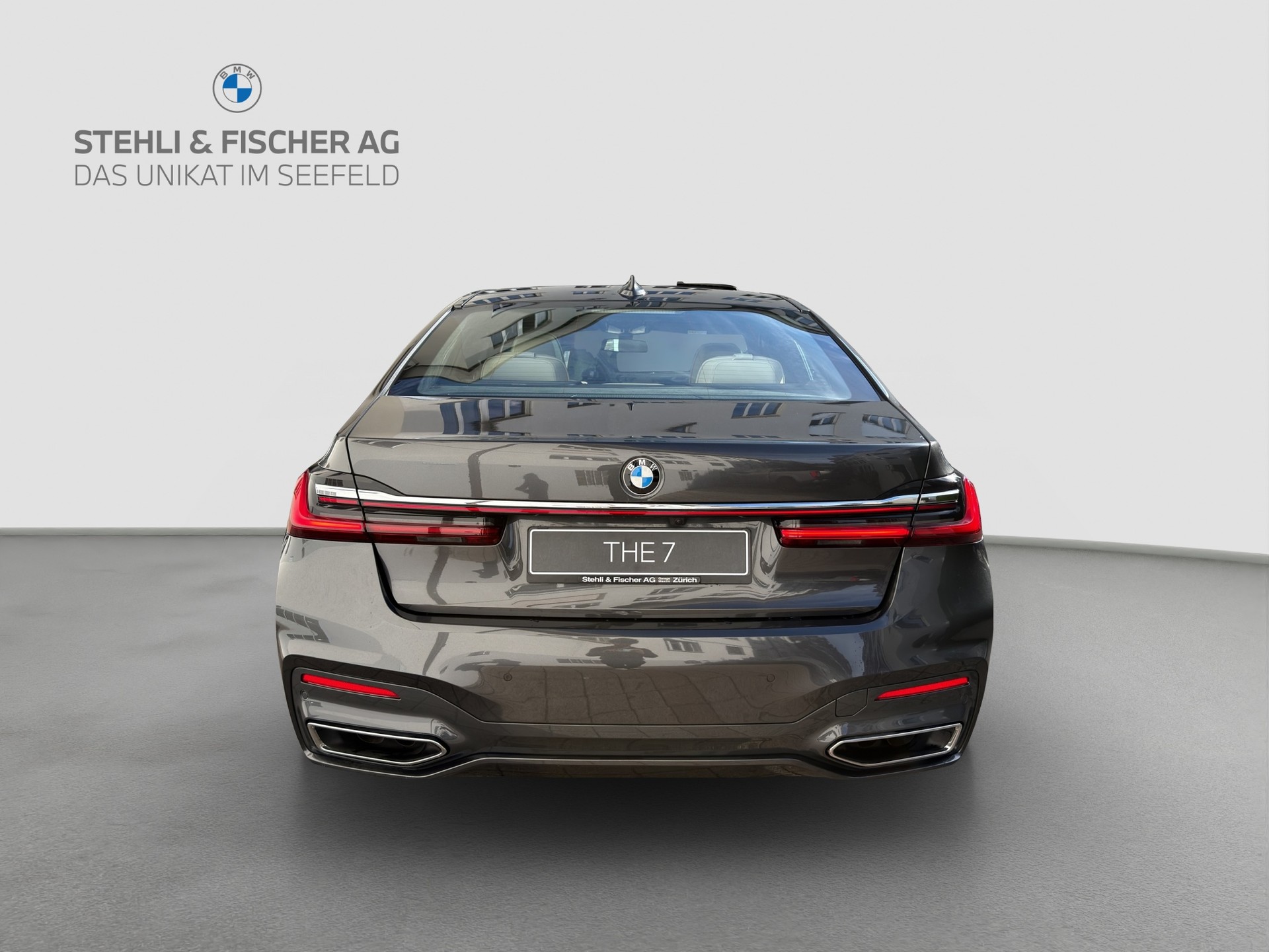 BMW 750i xDrive M Sport Steptronic-showroom-element-2