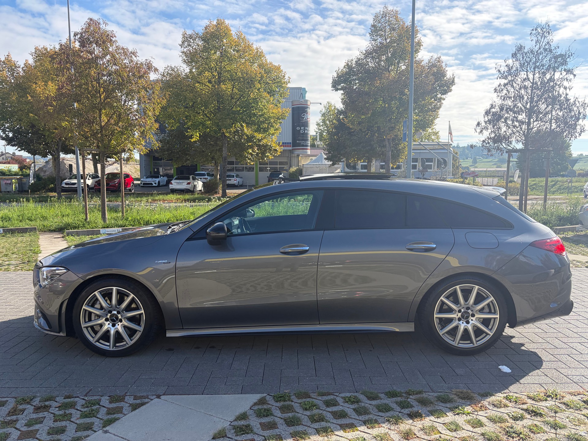 MERCEDES-BENZ CLA Shooting Brake 35 AMG 4Matic 7G-DCT-image-3