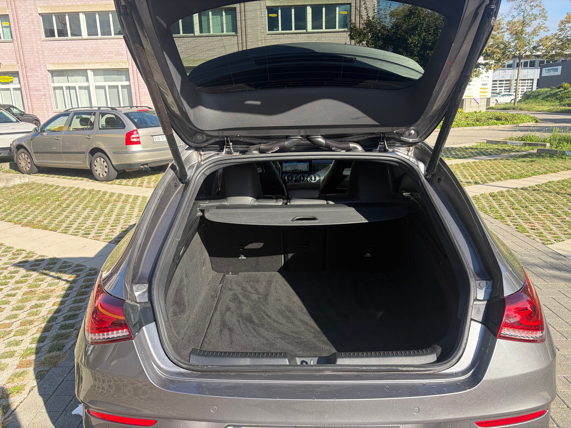 MERCEDES-BENZ CLA Shooting Brake 35 AMG 4Matic 7G-DCT-image-13