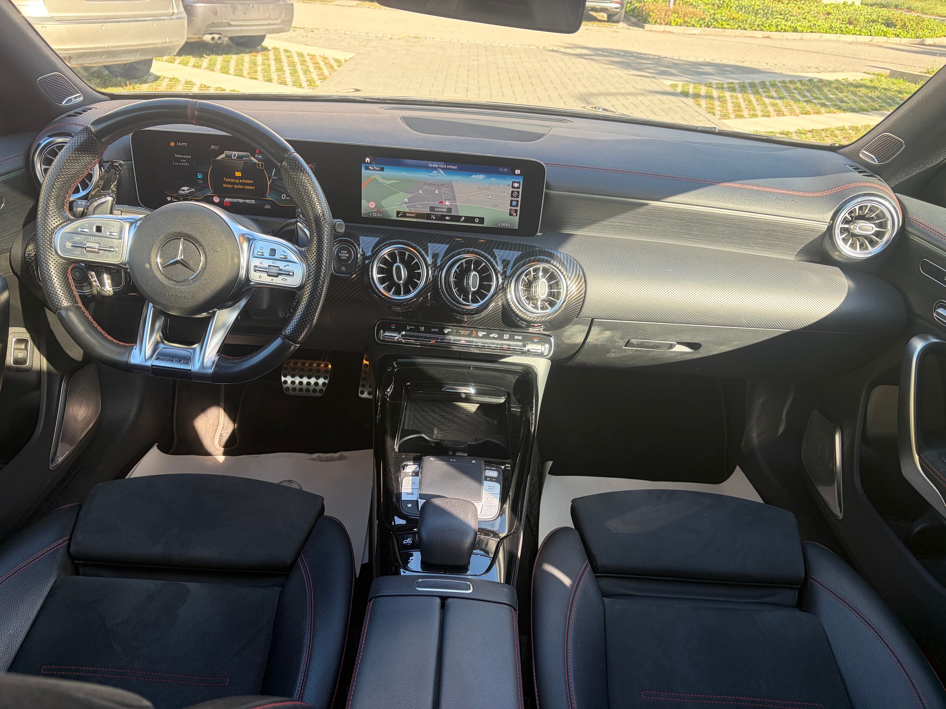 MERCEDES-BENZ CLA Shooting Brake 35 AMG 4Matic 7G-DCT-image-8