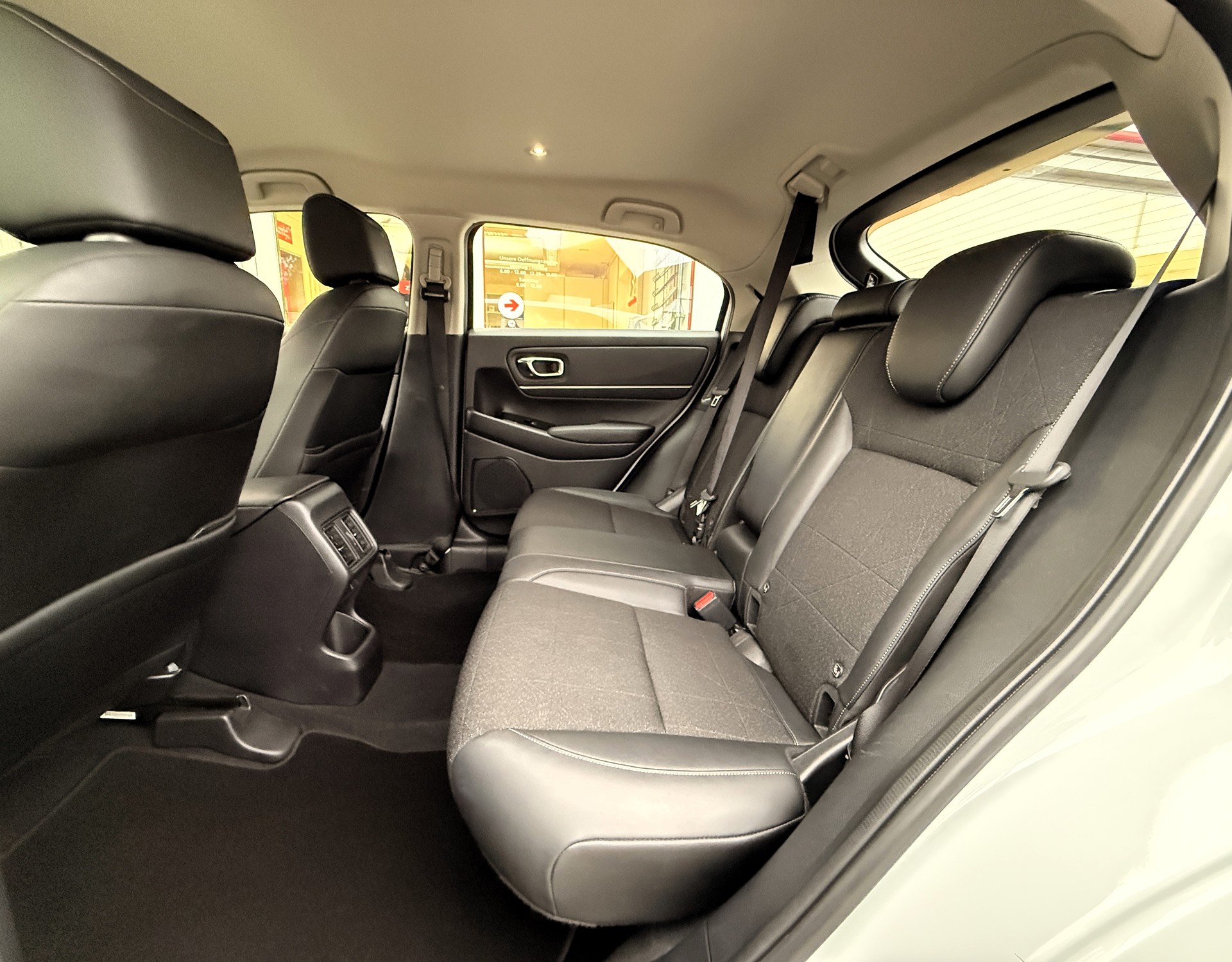 HONDA HR-V 1.5i-MMD Advance CVT-image-8