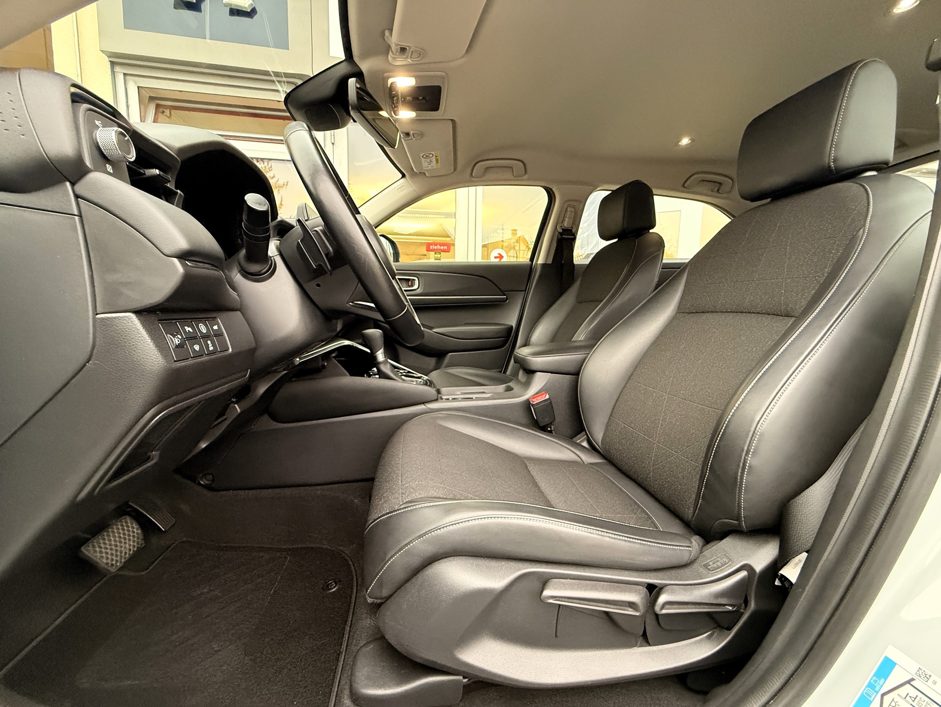 HONDA HR-V 1.5i-MMD Advance CVT-image-15