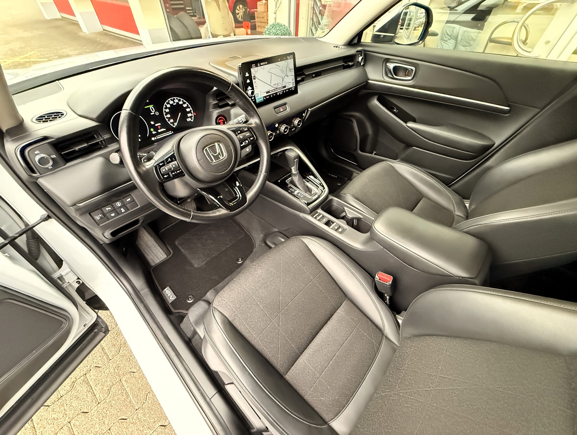 HONDA HR-V 1.5i-MMD Advance CVT-image-14