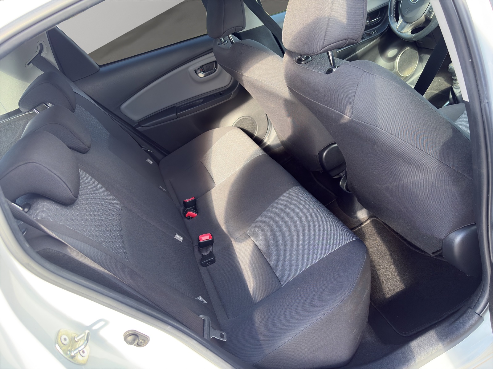 TOYOTA Yaris 1.33 Sol Premium-image-17