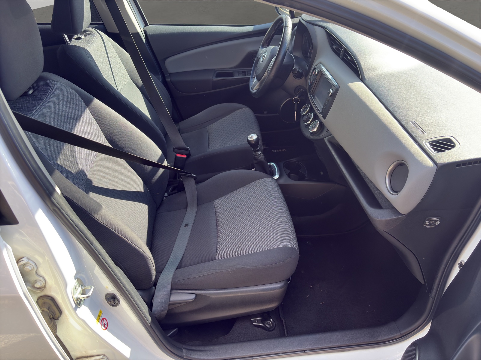 TOYOTA Yaris 1.33 Sol Premium-image-12