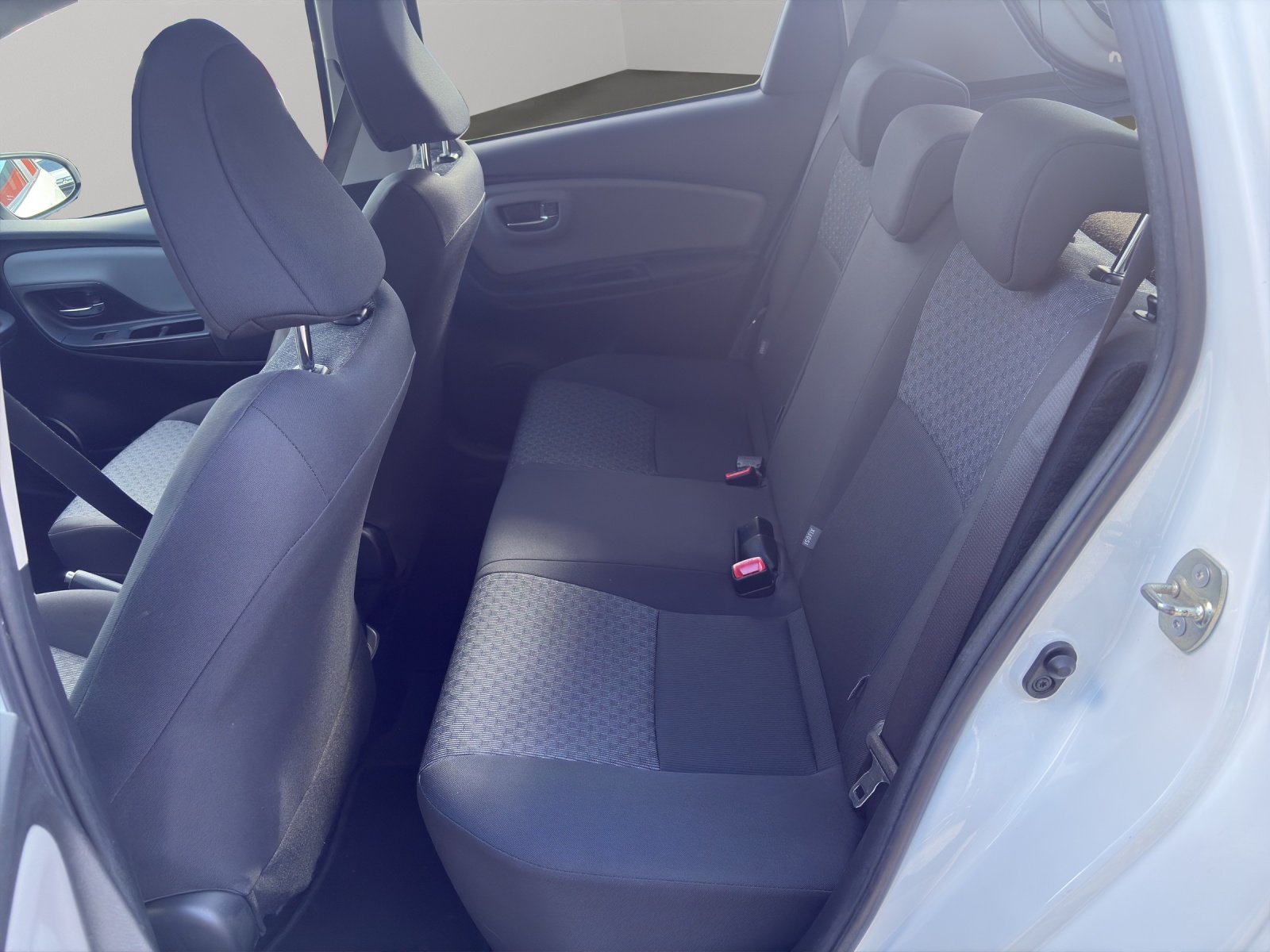 TOYOTA Yaris 1.33 Sol Premium-image-13