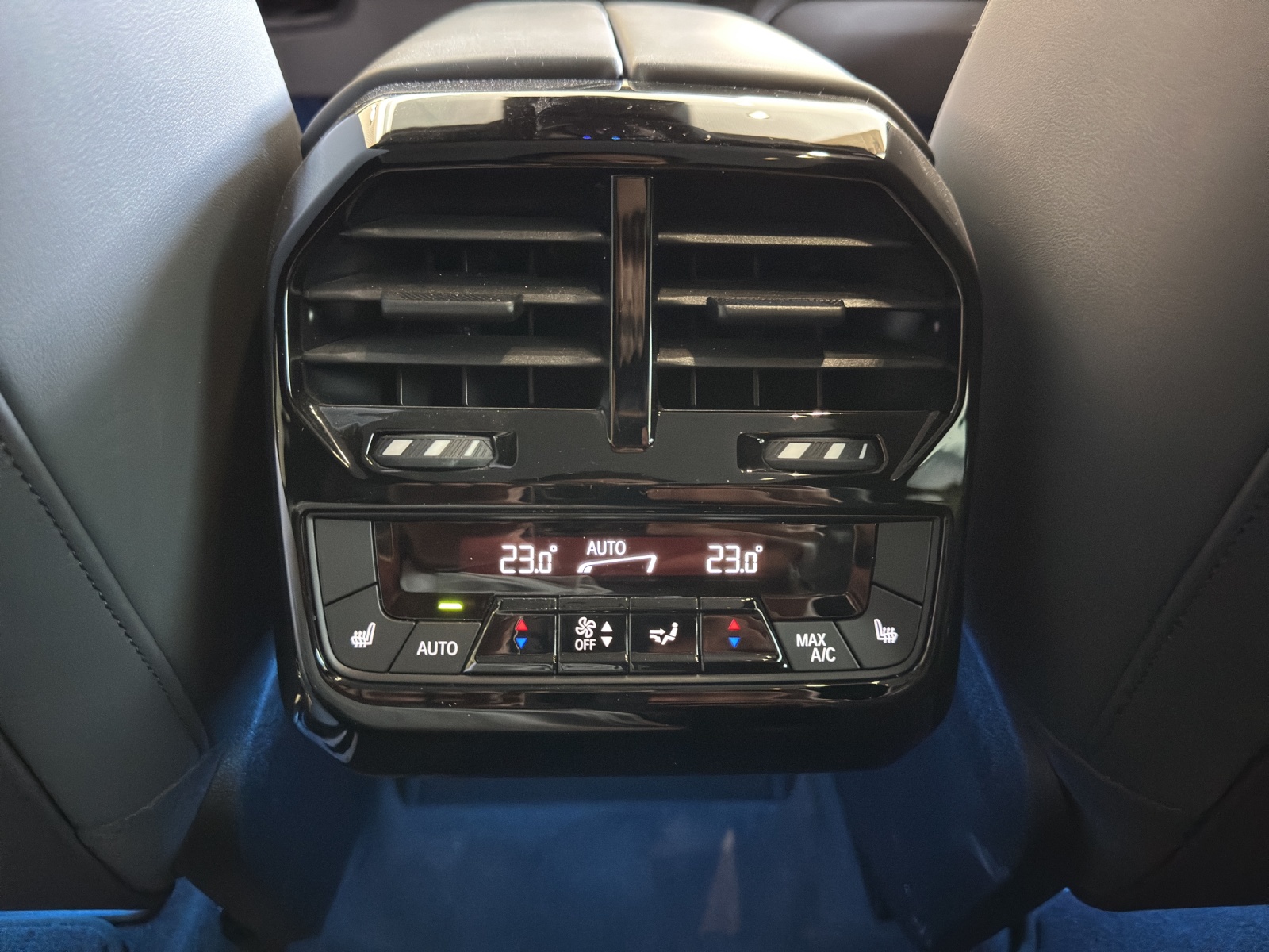 BMW iX xDrive50-image-13