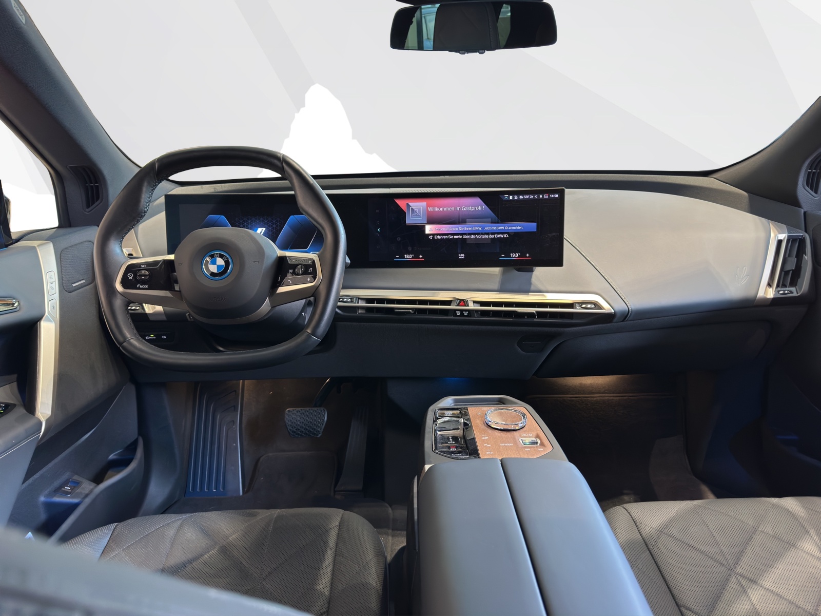 BMW iX xDrive50-image-8