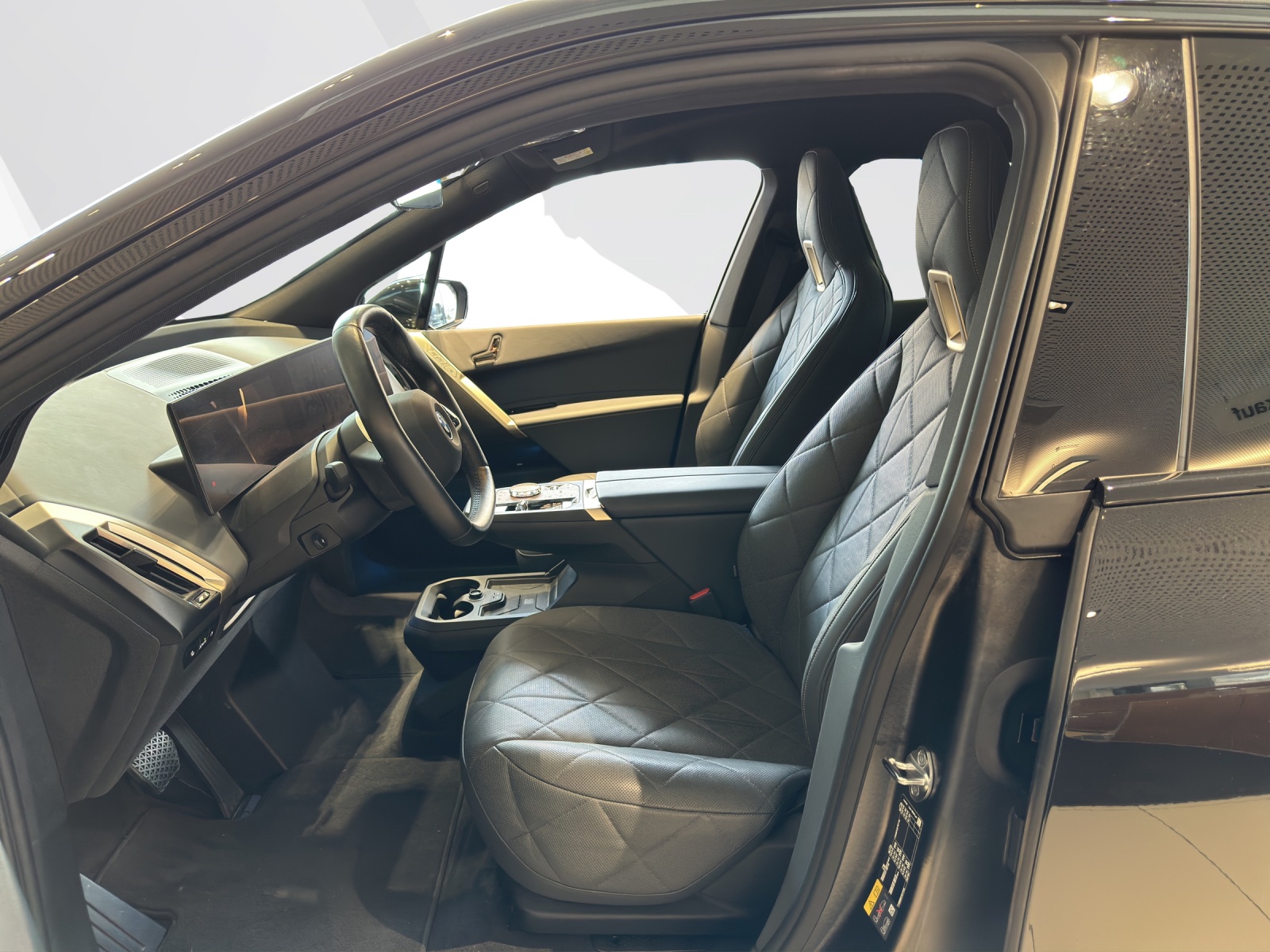 BMW iX xDrive50-image-6