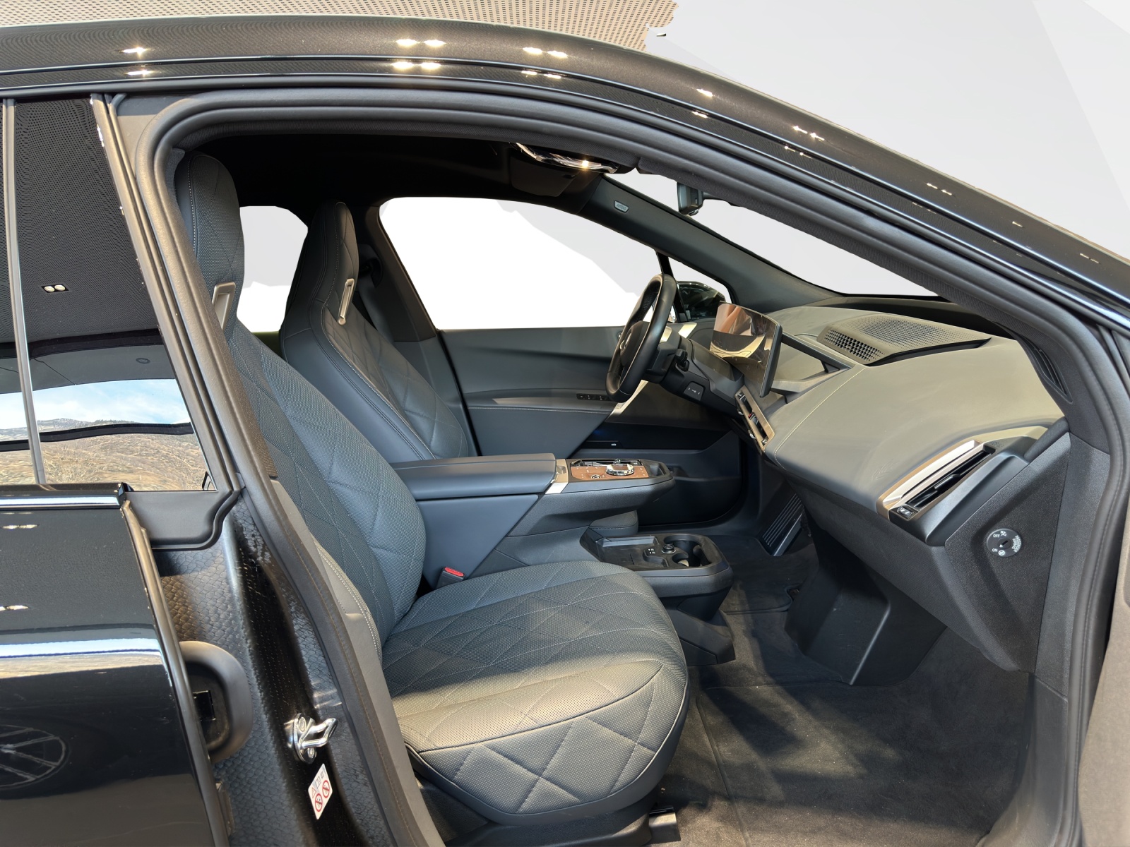 BMW iX xDrive50-image-10
