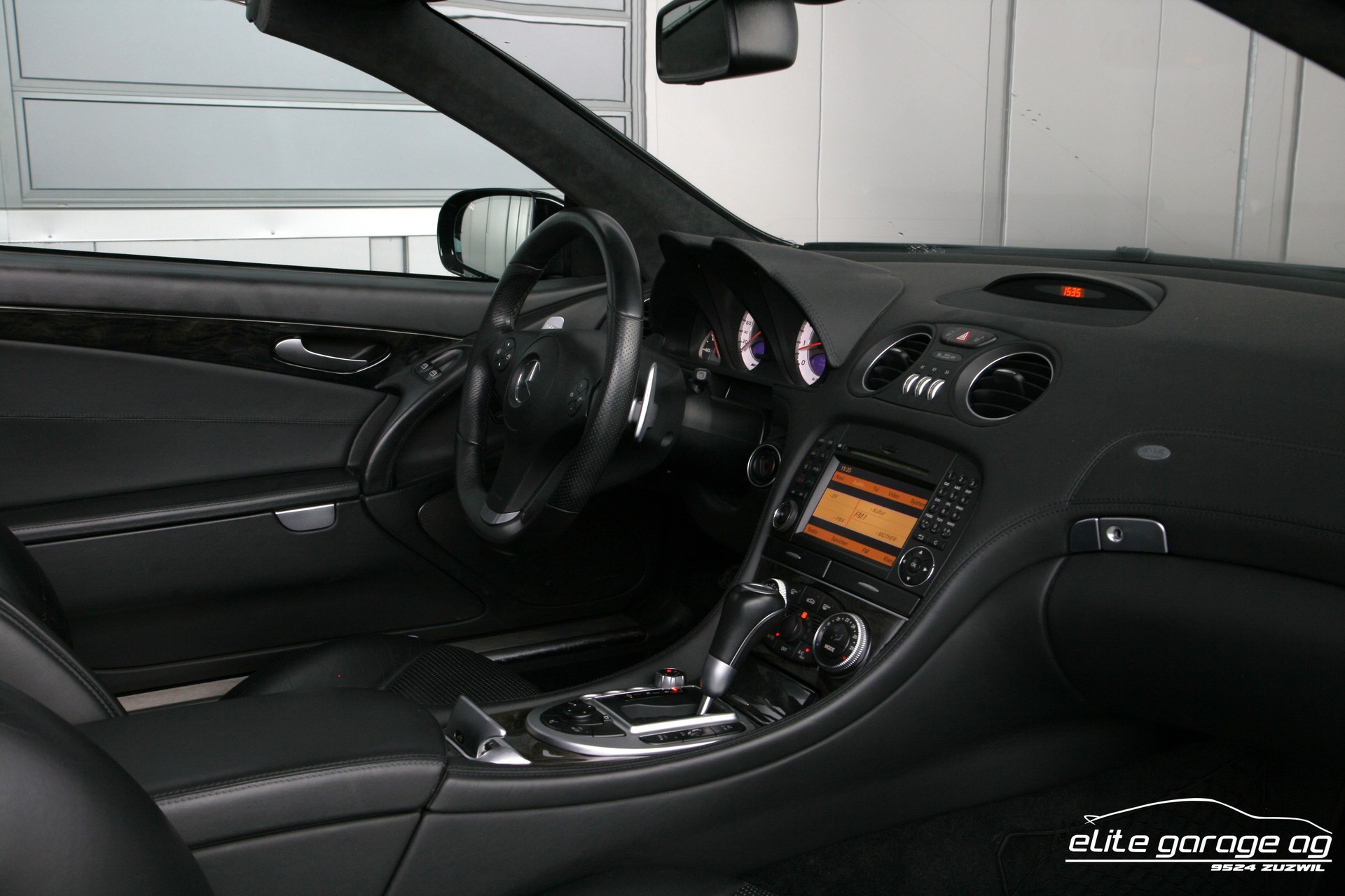 MERCEDES-BENZ SL 63 AMG Speedshift MCT-image-13