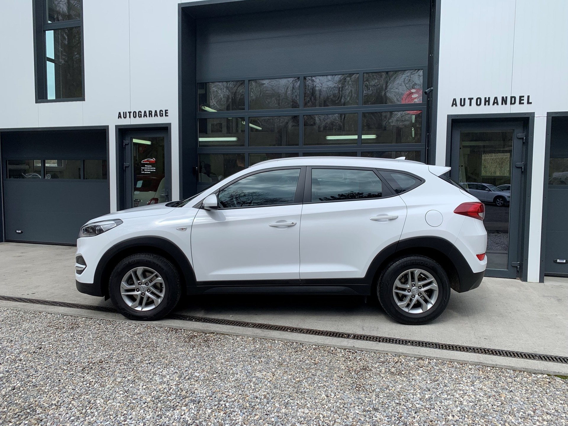 HYUNDAI Tucson 1.7 CRDI Origo 2WD-image-3