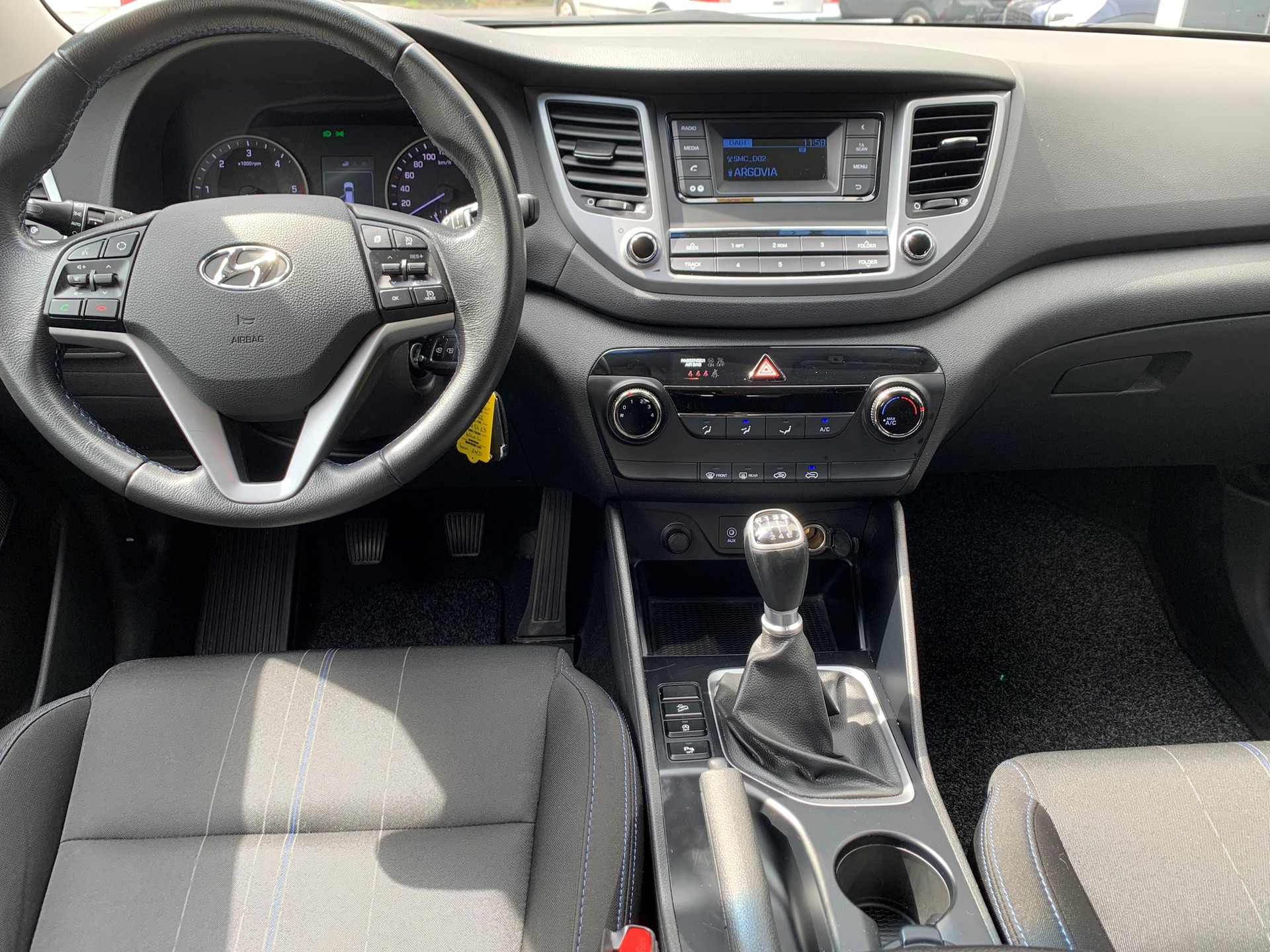 HYUNDAI Tucson 1.7 CRDI Origo 2WD-image-8