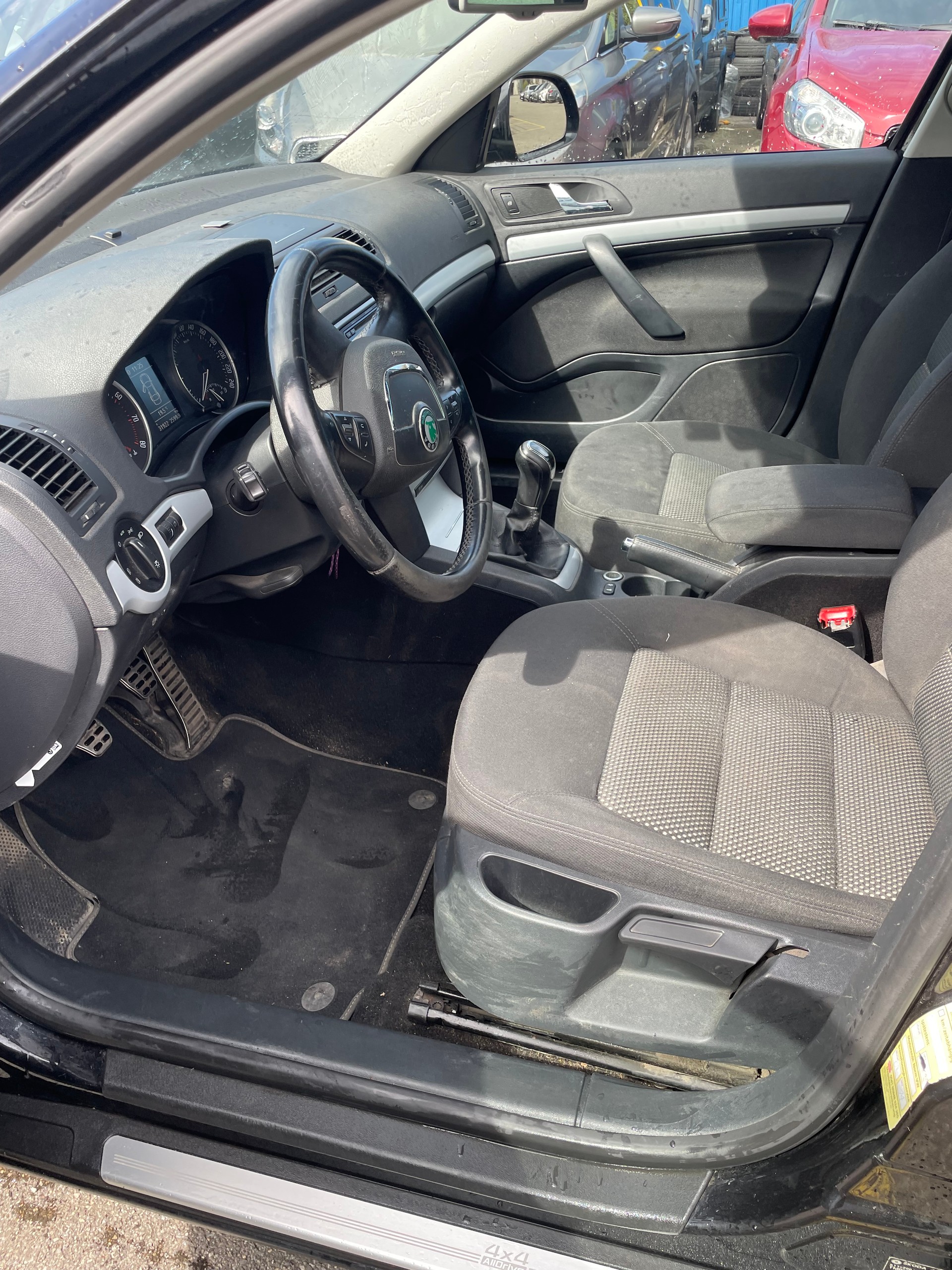 SKODA Octavia Combi 1.8 TSI AllDrive 4x4-image-7