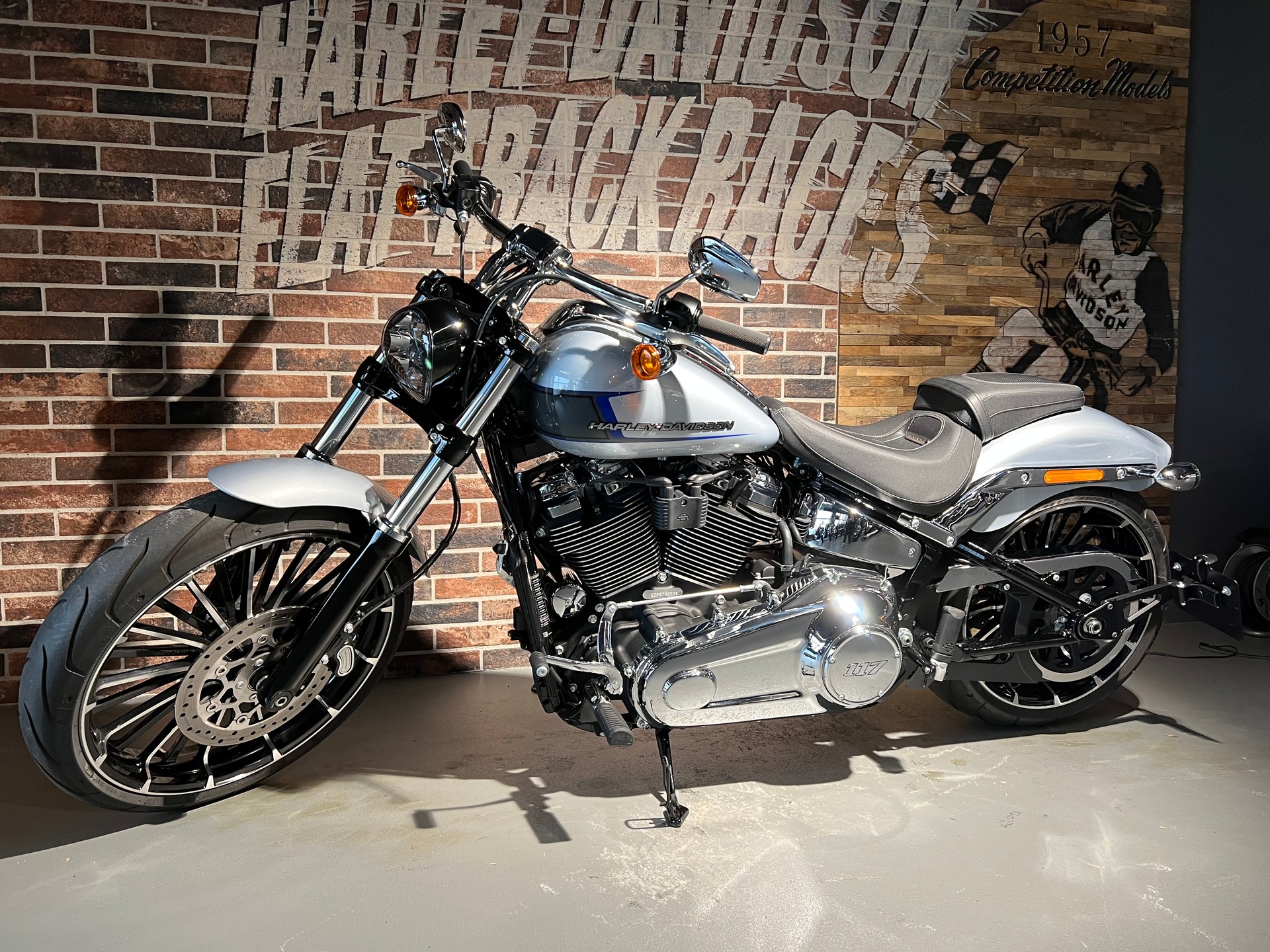 HARLEY-DAVIDSON FXBR Breakout 117
