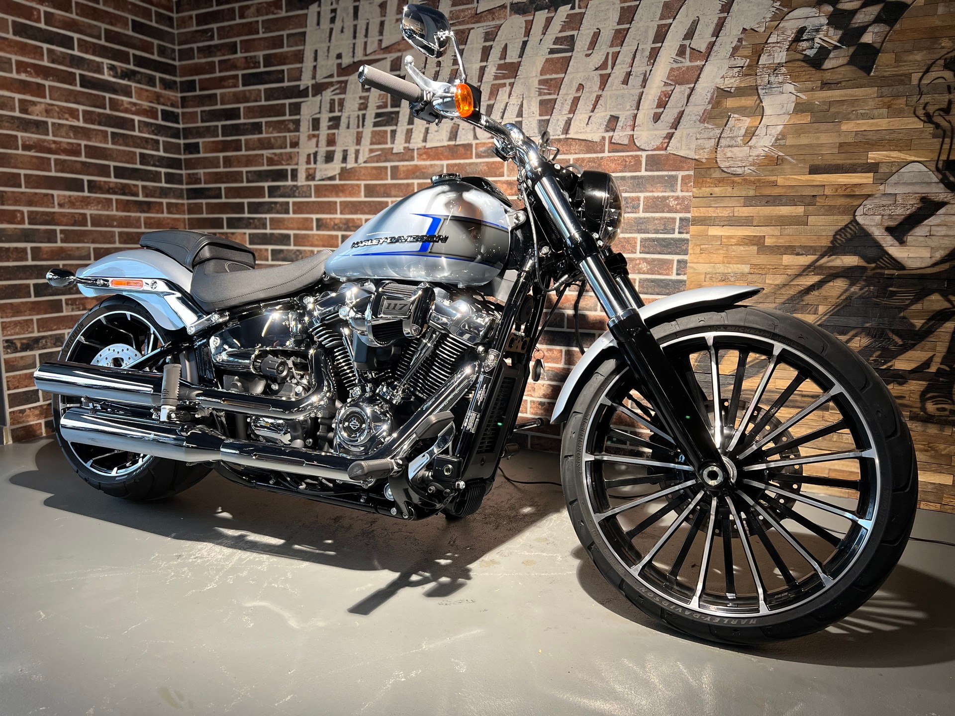 HARLEY-DAVIDSON FXBR Breakout 117-image-6
