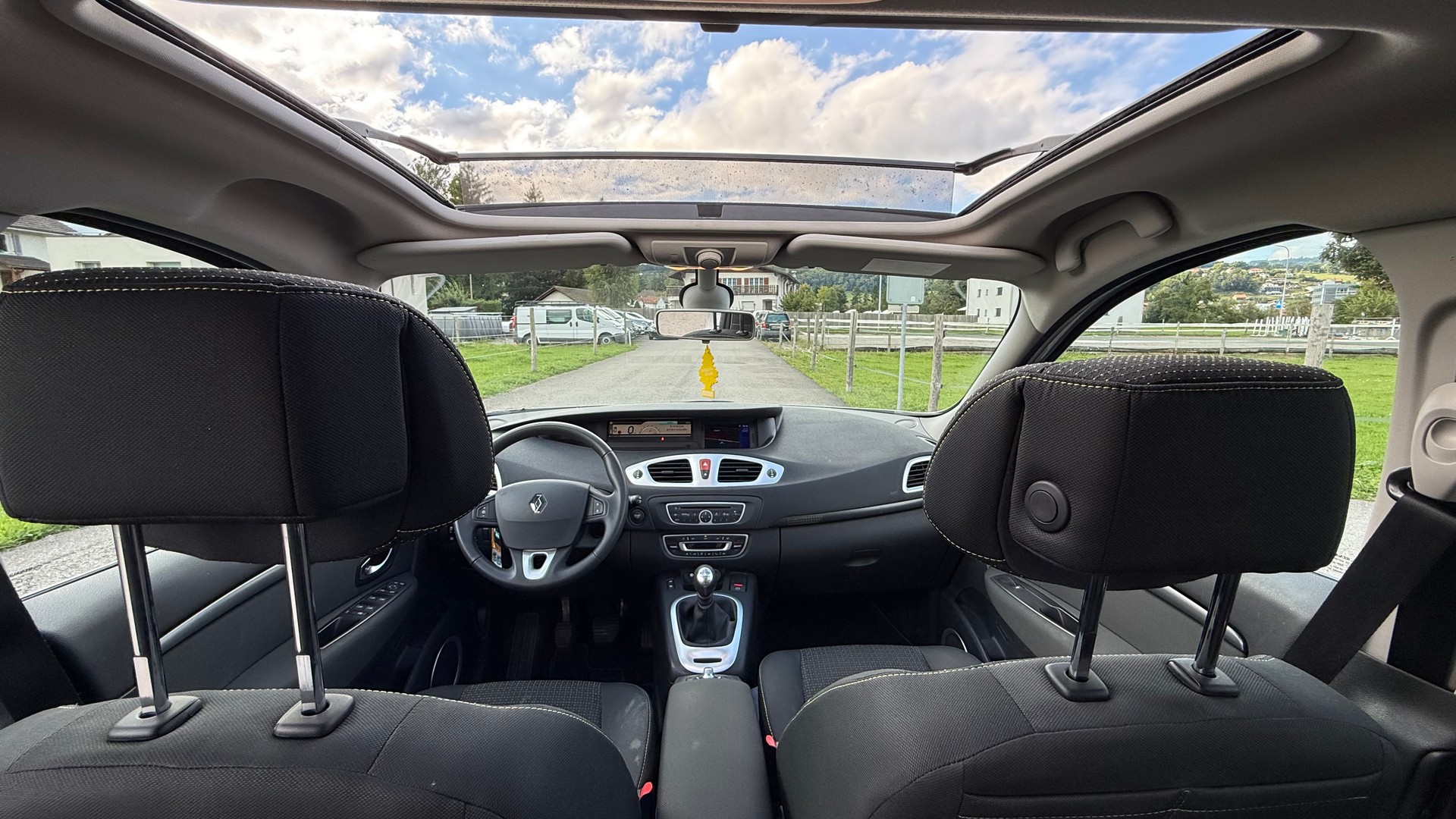 RENAULT Grand Scénic 1.4 16V Turbo Dynamique-image-8