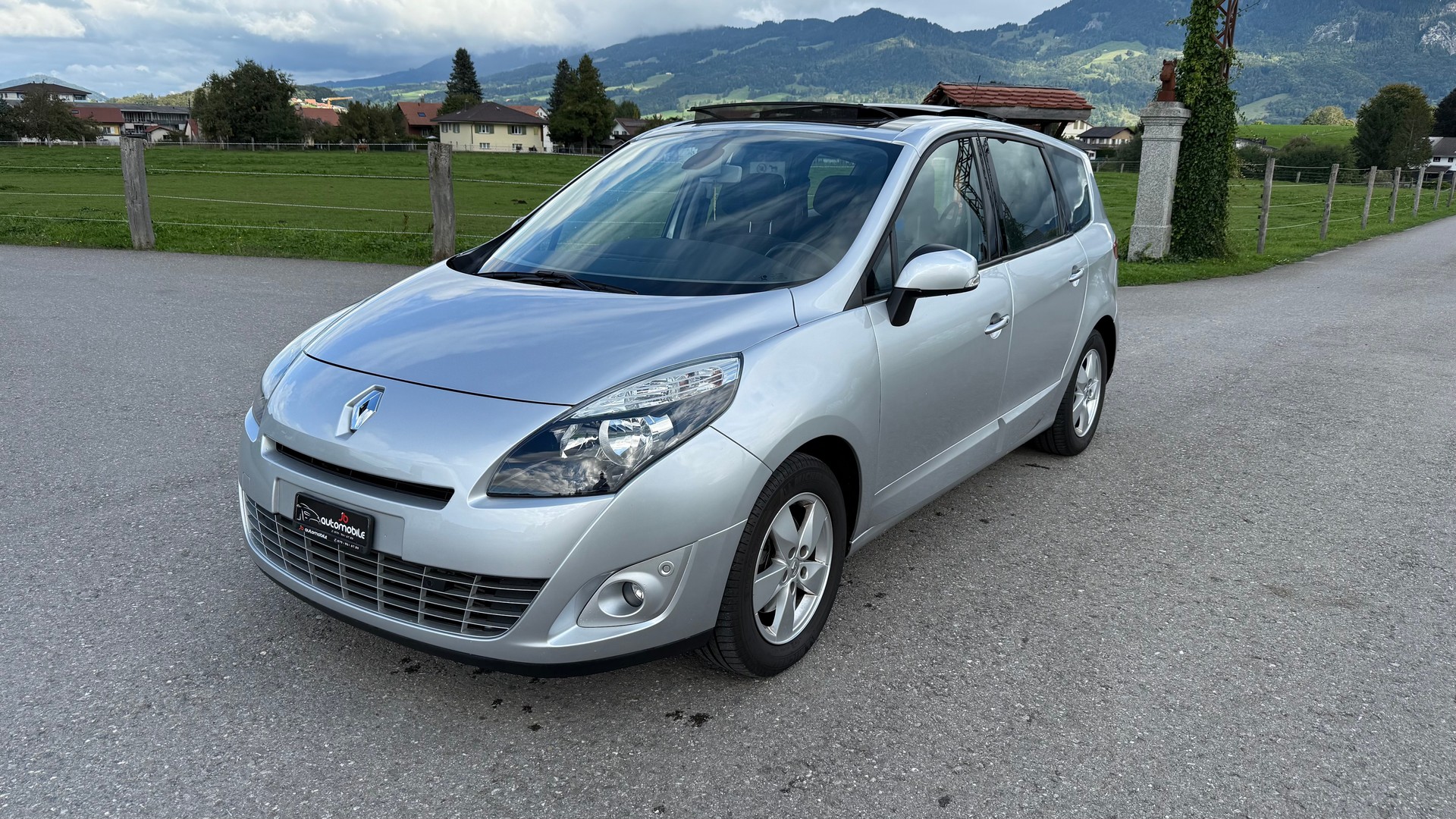 RENAULT Grand Scénic 1.4 16V Turbo Dynamique-image-2
