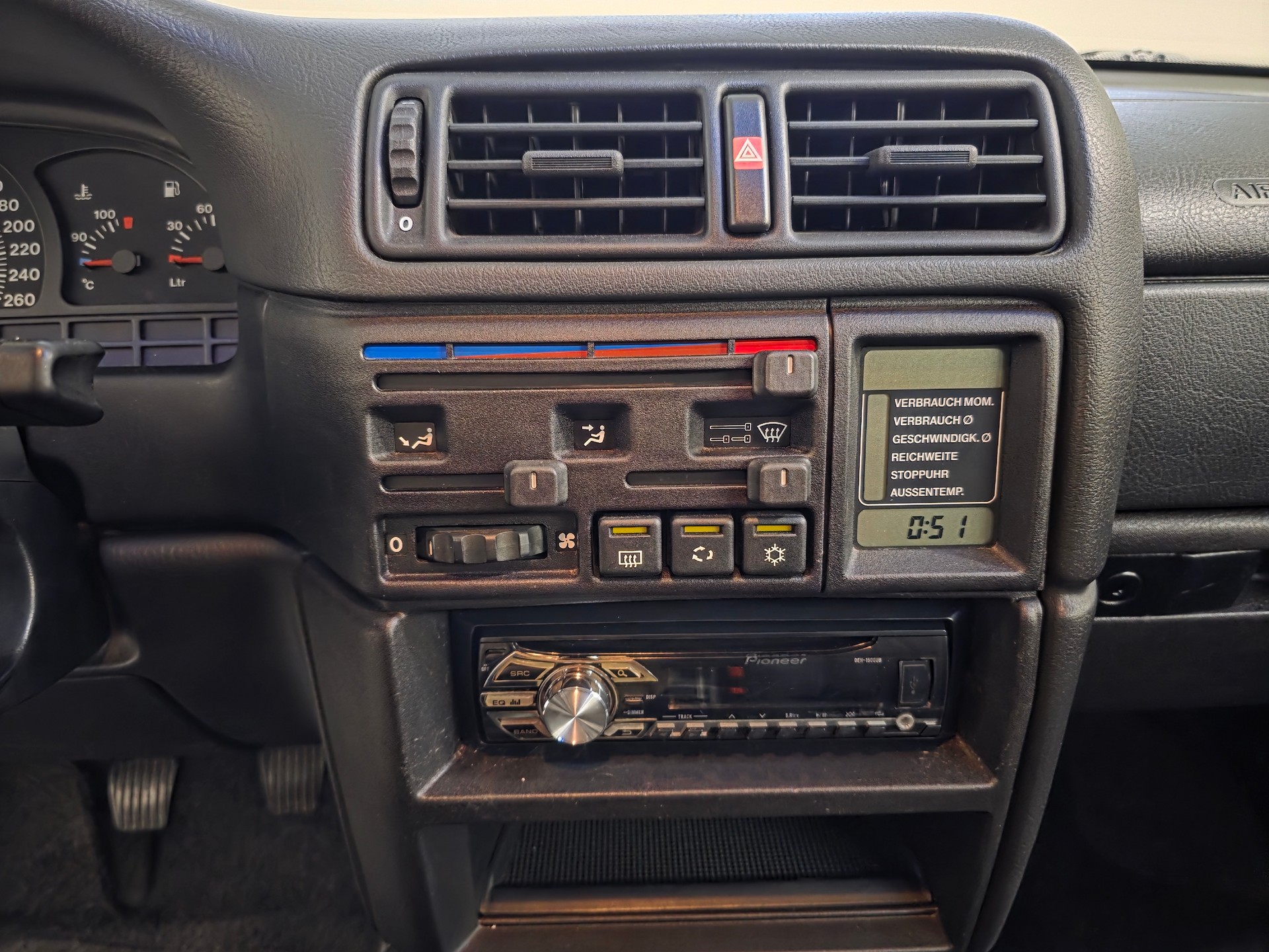 OPEL Vectra 2.0i Turbo 4x4 1 von 7 sehr selten mit Vollleder Ausstatung-image-7