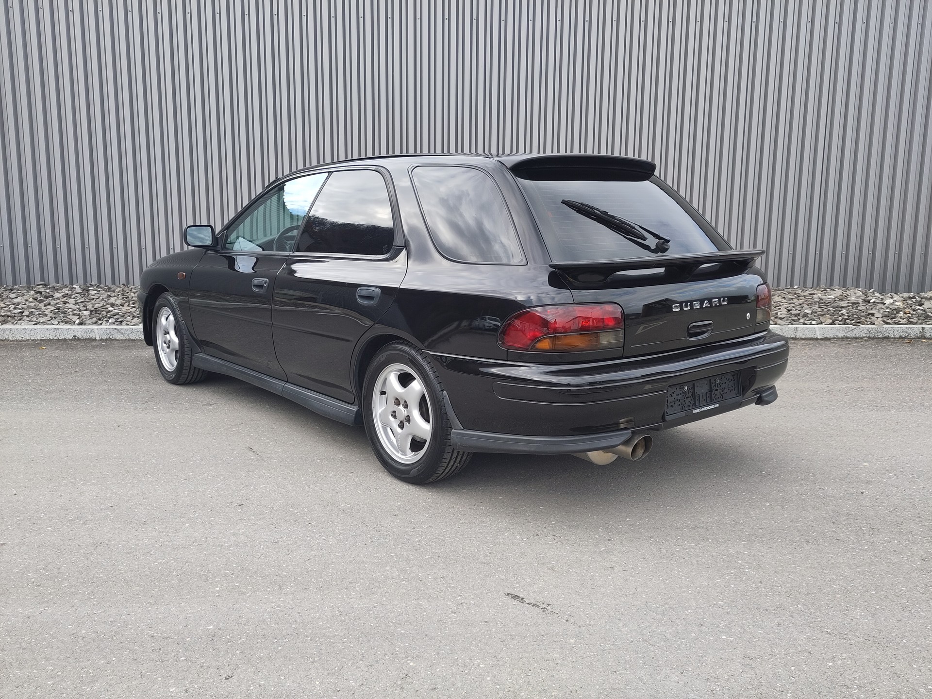 SUBARU Impreza 2.0 Turbo-showroom-element-3