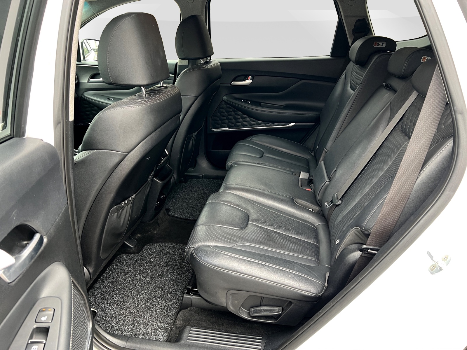 HYUNDAI Santa Fe 2.2 CRDI 7-Plätzer Vertex 4WD Automatic-image-6