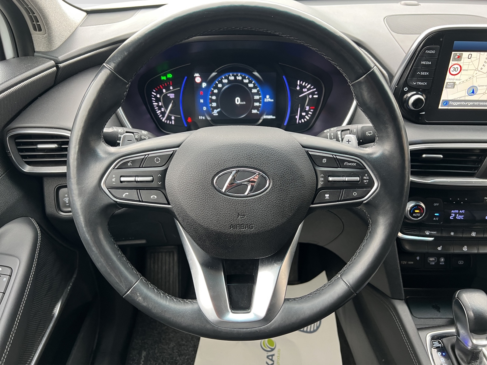 HYUNDAI Santa Fe 2.2 CRDI 7-Plätzer Vertex 4WD Automatic-image-10