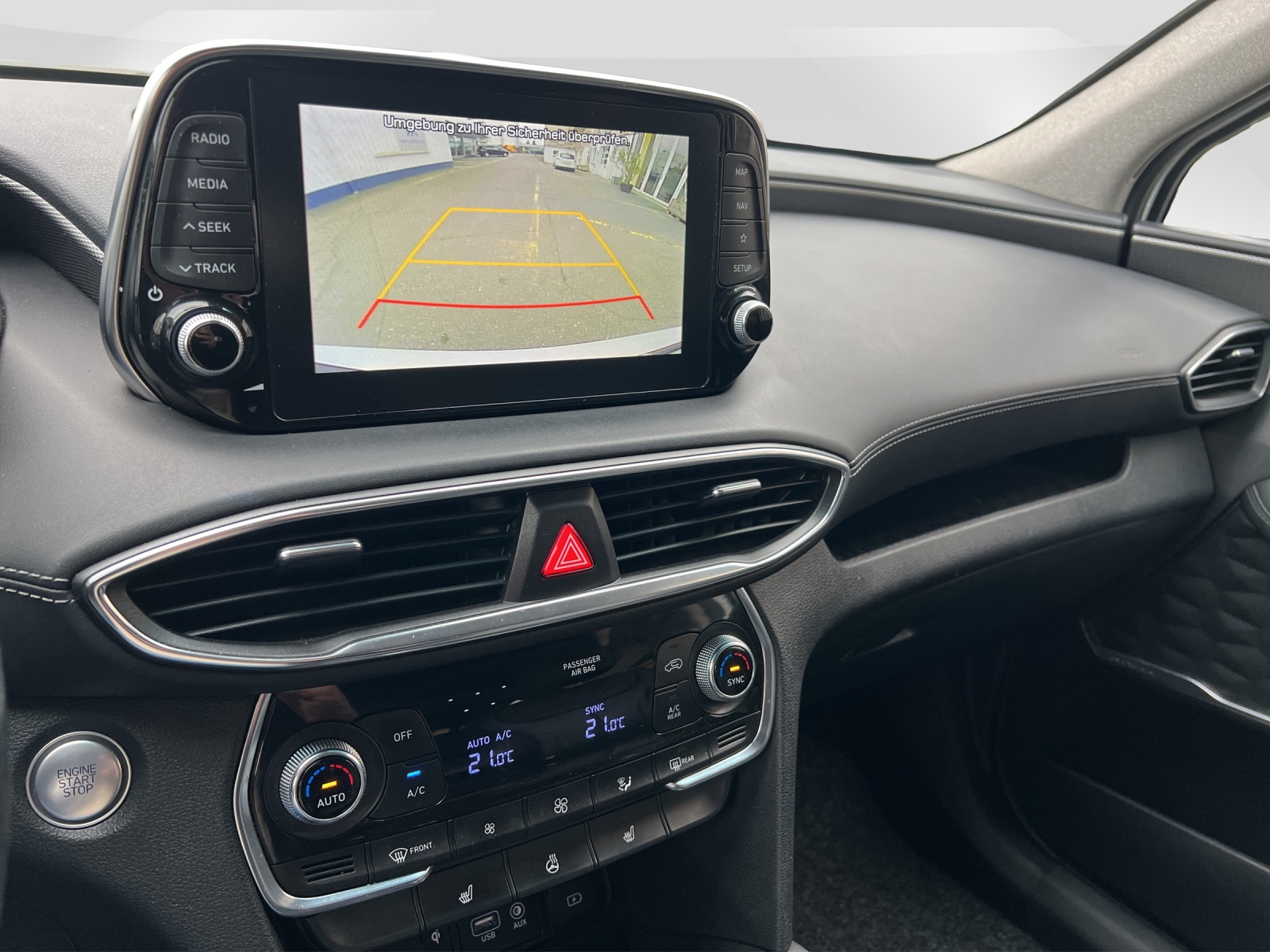 HYUNDAI Santa Fe 2.2 CRDI 7-Plätzer Vertex 4WD Automatic-image-11