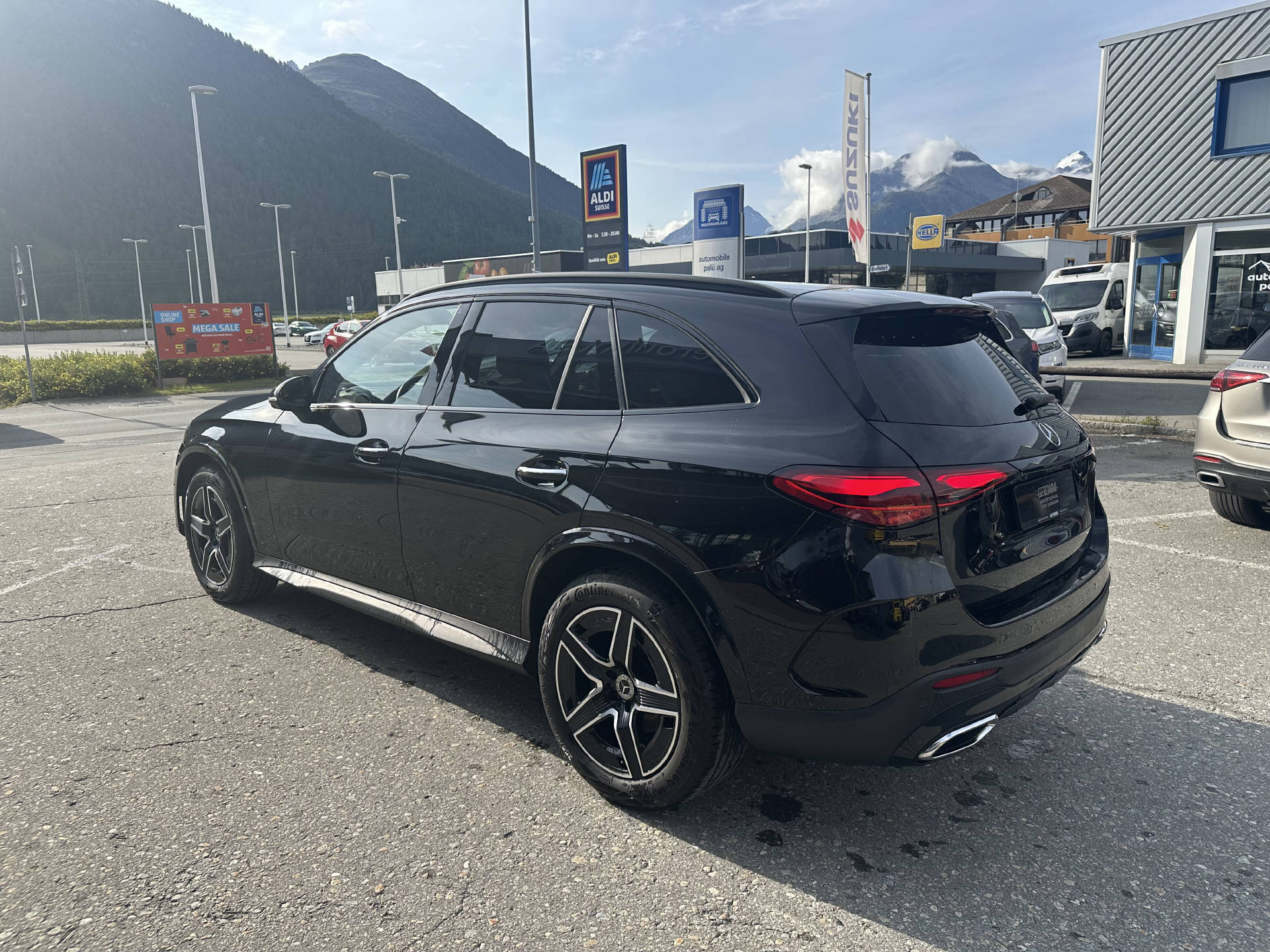MERCEDES-BENZ GLC 200 AMG Line 4matic-image-6