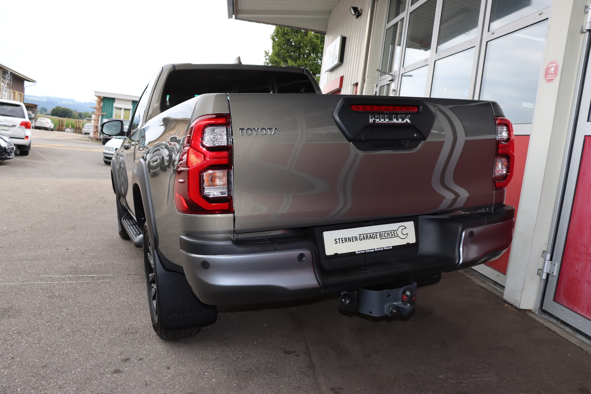 TOYOTA 2.8D-4D Invincible Extra Cap 4x4 A-image-6