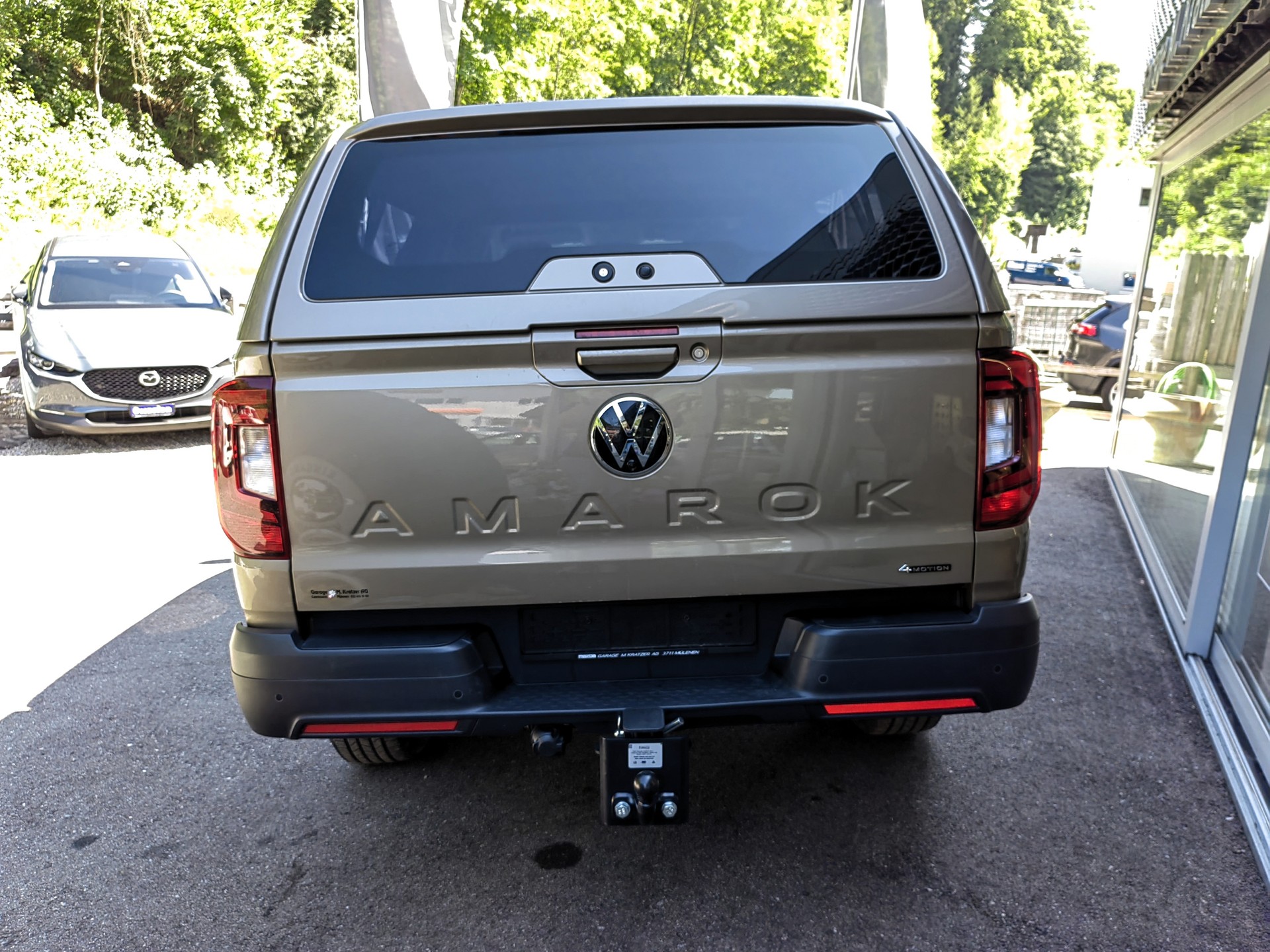 VW Amarok DKab. Pick-up 2.0 TDI 205 Life Winter 1 4m-image-4