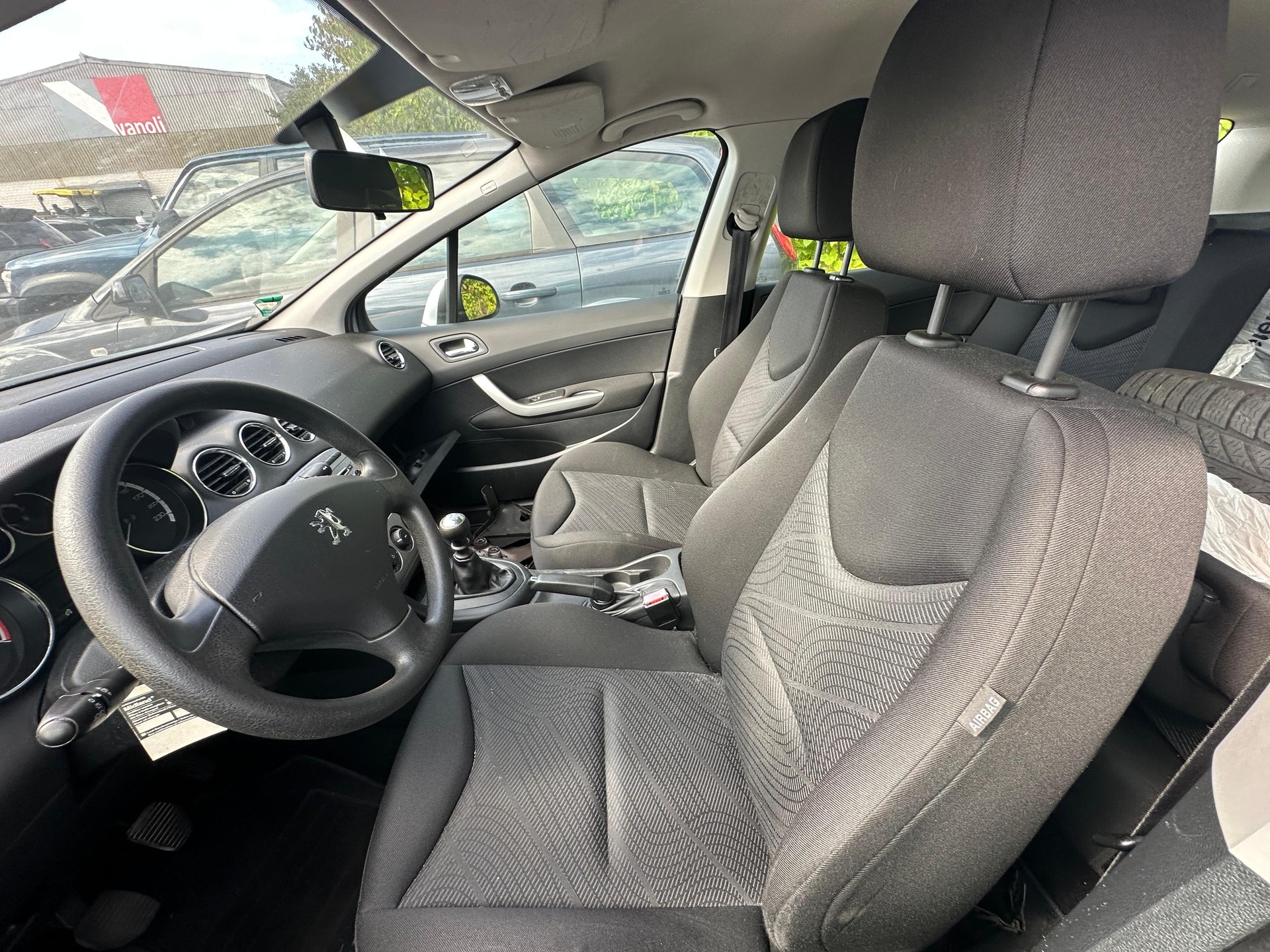 PEUGEOT 308 SW 1.6 HDI Trendy-image-3