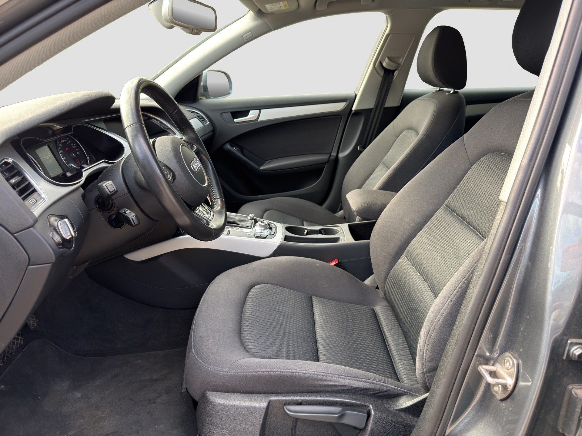 AUDI A4 Avant 2.0 TDI multitronic-image-9