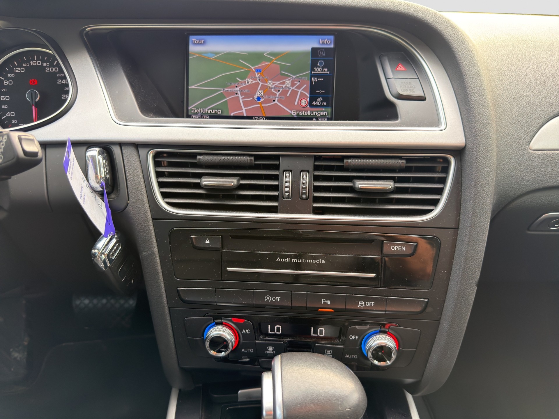AUDI A4 Avant 2.0 TDI multitronic-image-13