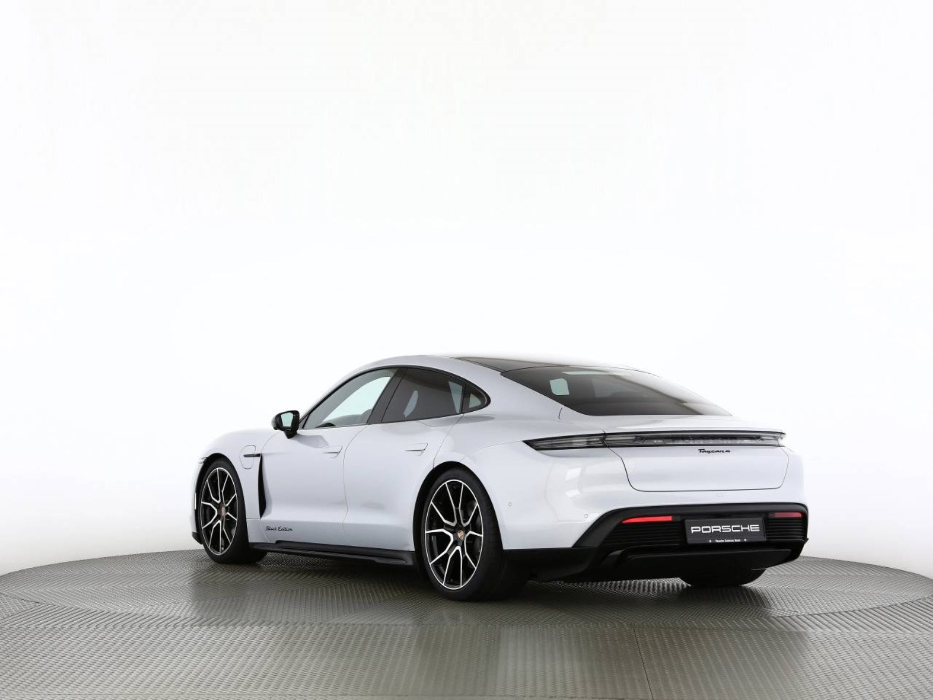 PORSCHE Taycan 4 Black Edition-image-21