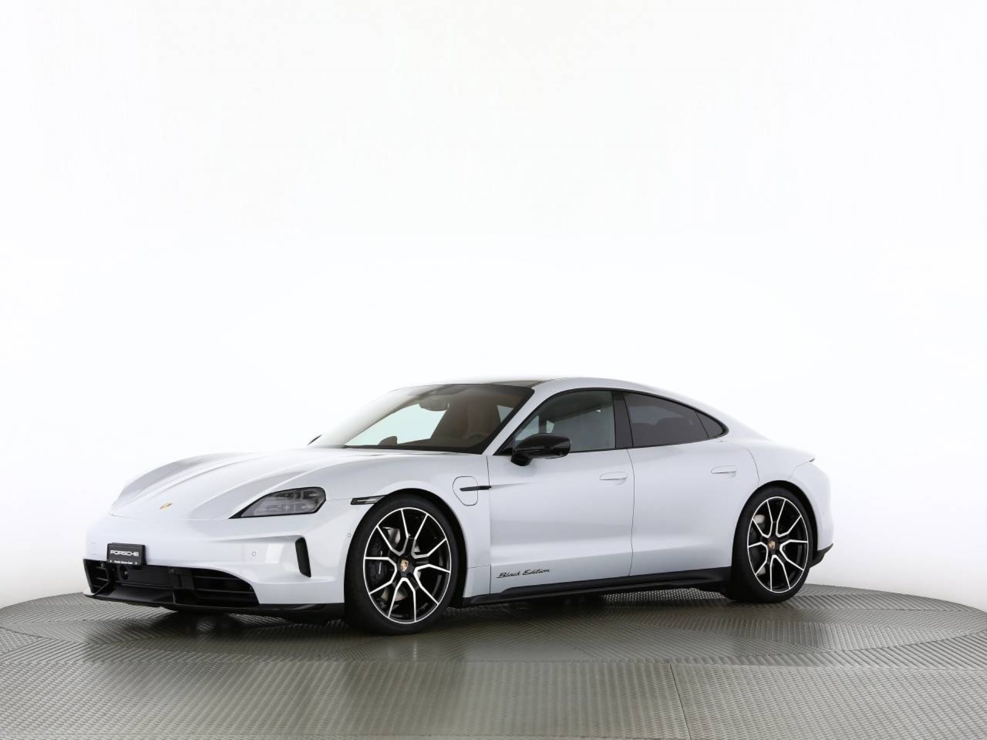 PORSCHE Taycan 4 Black Edition-image-28