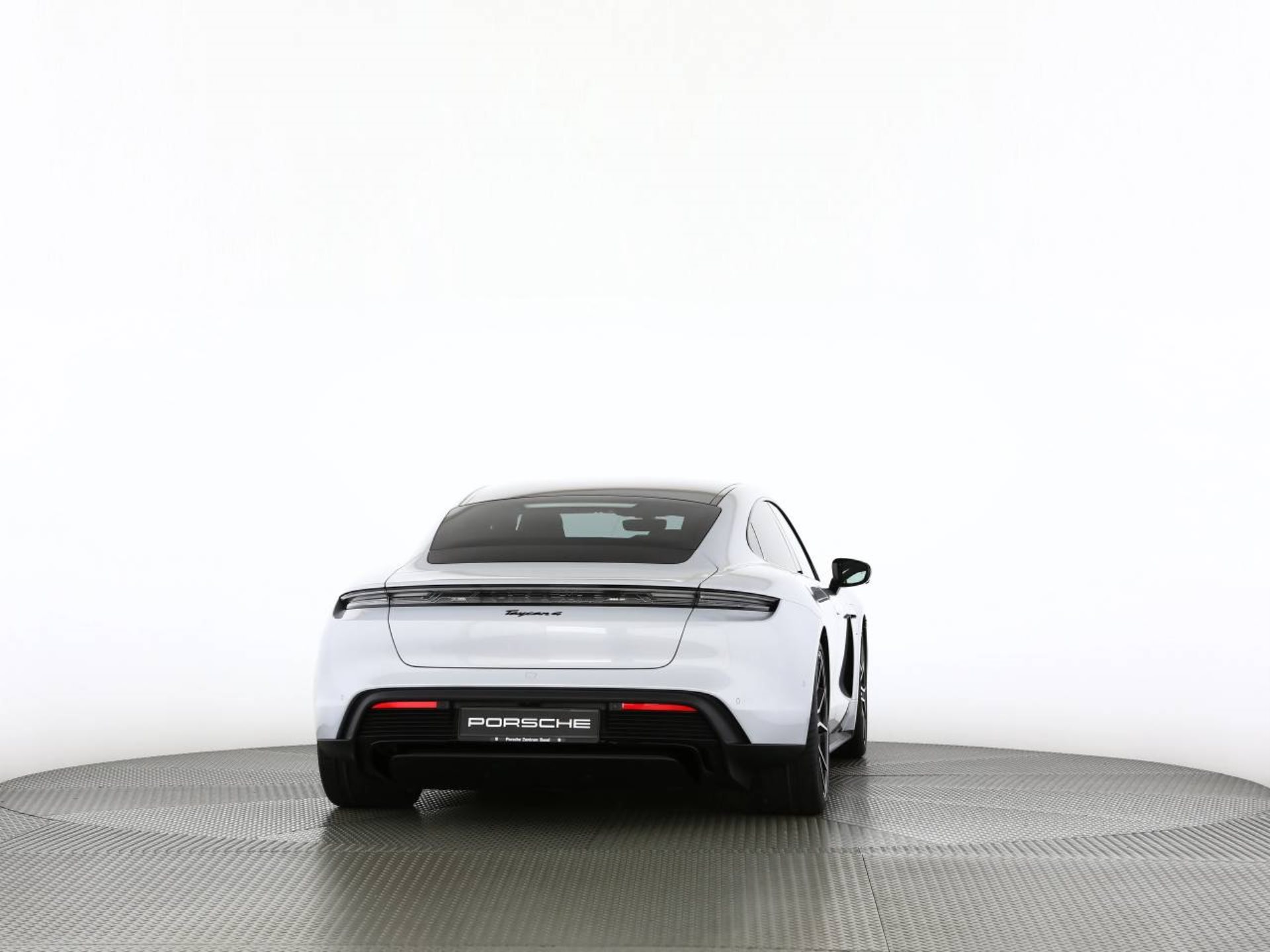 PORSCHE Taycan 4 Black Edition-image-19