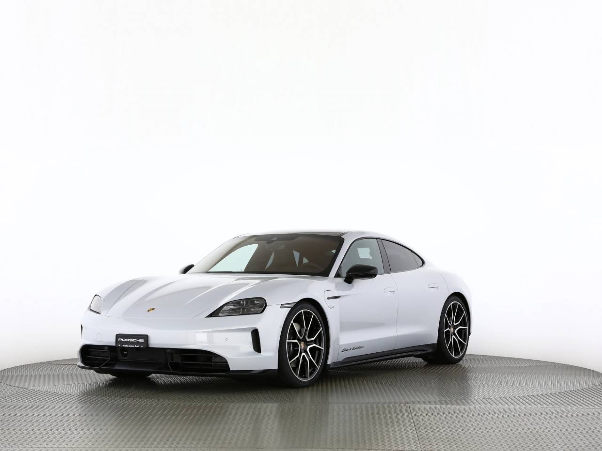 PORSCHE Taycan 4 Black Edition-image-29