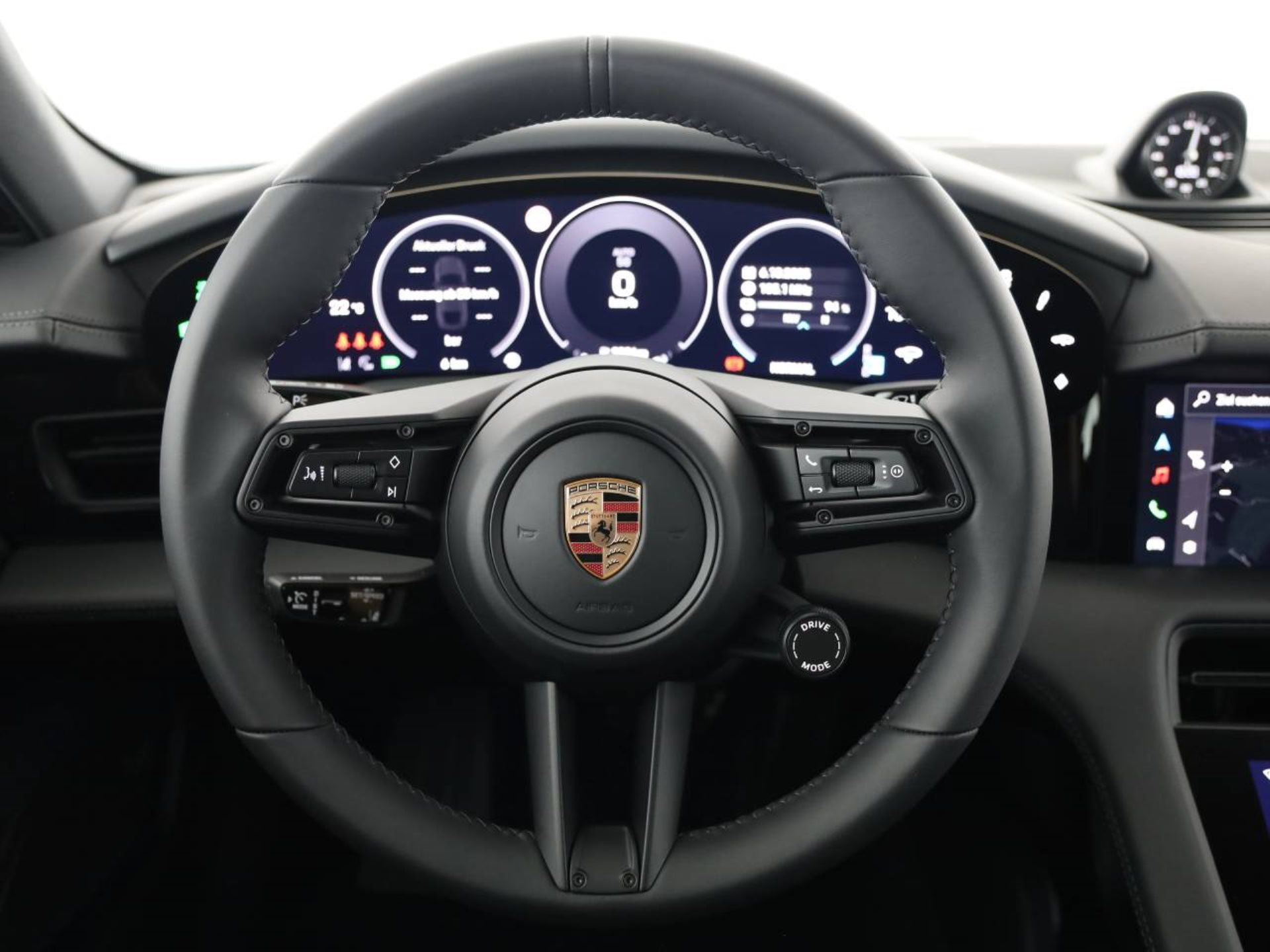 PORSCHE Taycan 4 Black Edition-image-31
