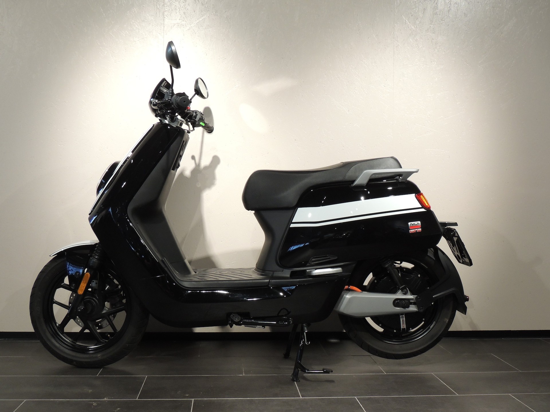 NIU N GTS Pro-showroom-element-2