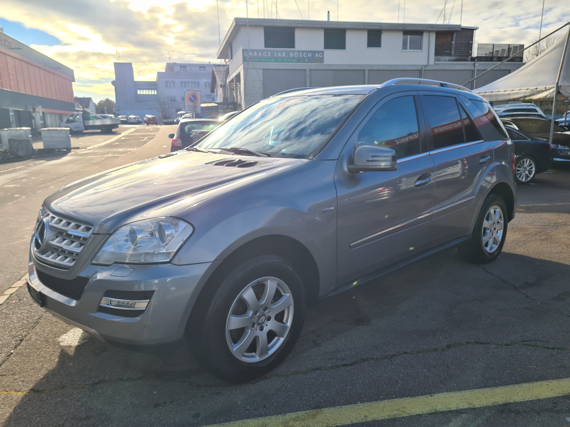MERCEDES-BENZ ML 300 CDI Blue Eff. My Star 4Matic 7G-Tronic-showroom-element-2