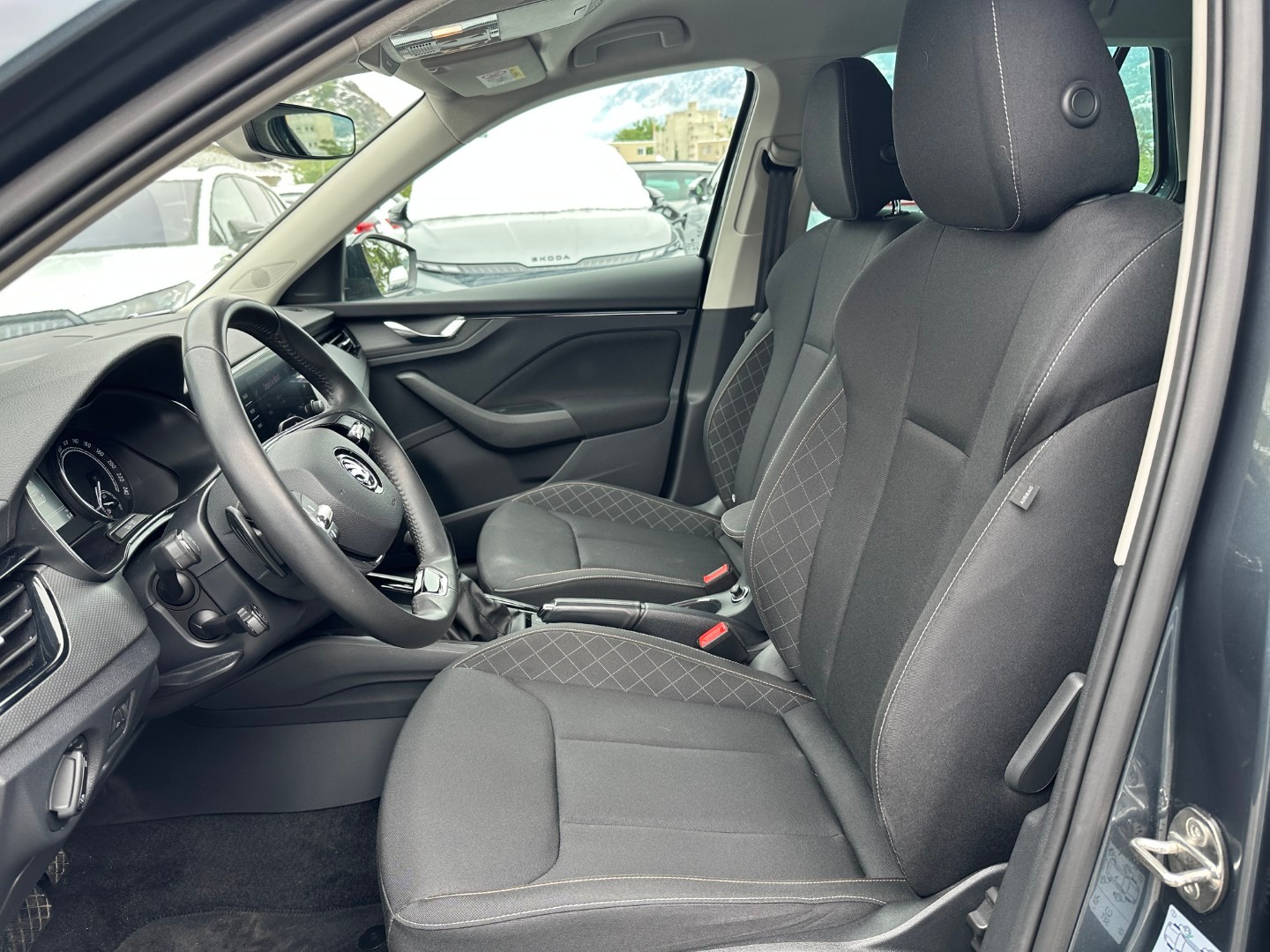 SKODA Kamiq 1.0 TSI Ambition DSG-image-4