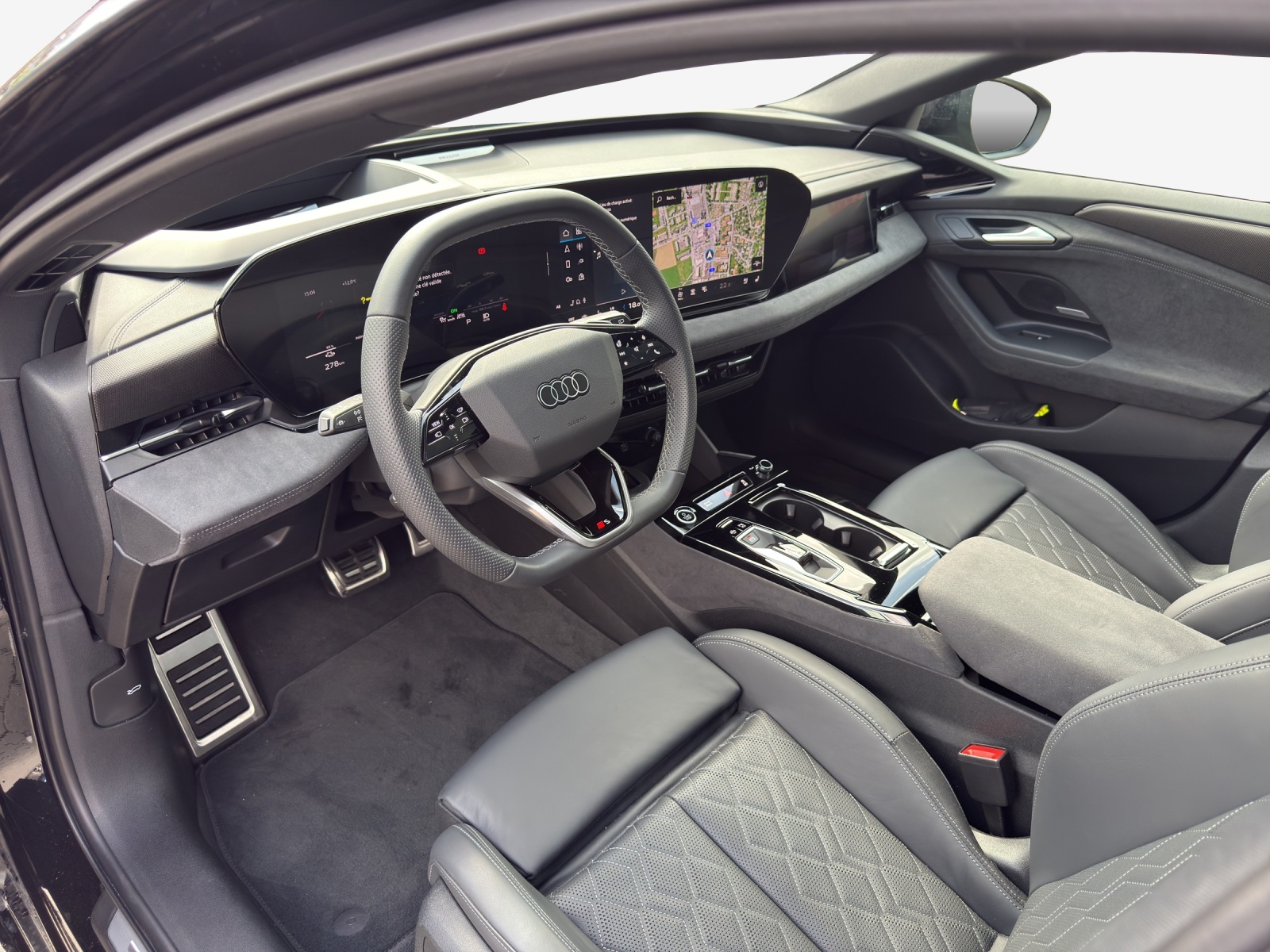 AUDI A6 Avant e-tron quattro-image-10